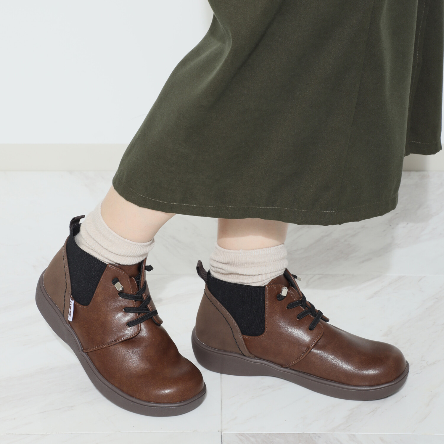 モズ ゴムアクセント 軽量ショートブーツ