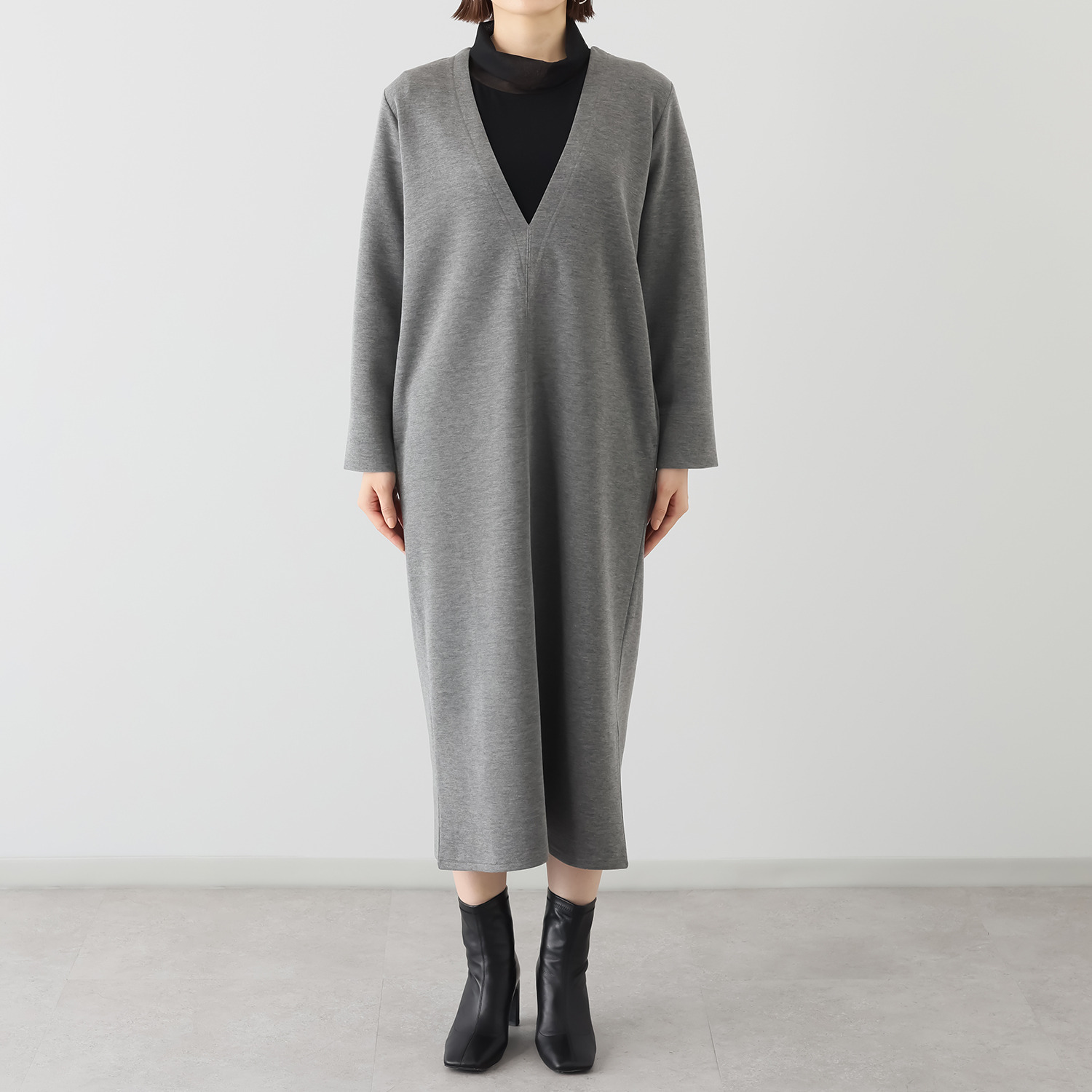 フーア ストレッチポンチ Ｖネック サックワンピース