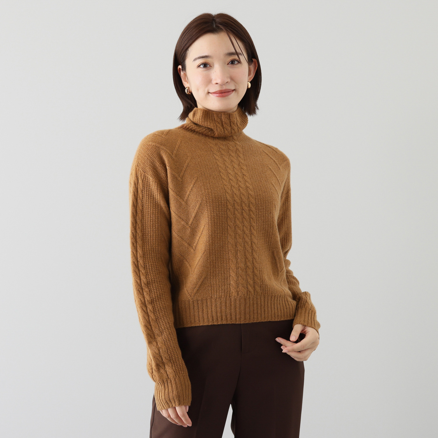 ソアージュ カシミヤ１００％ ケーブル柄 タートルネック プルオーバー