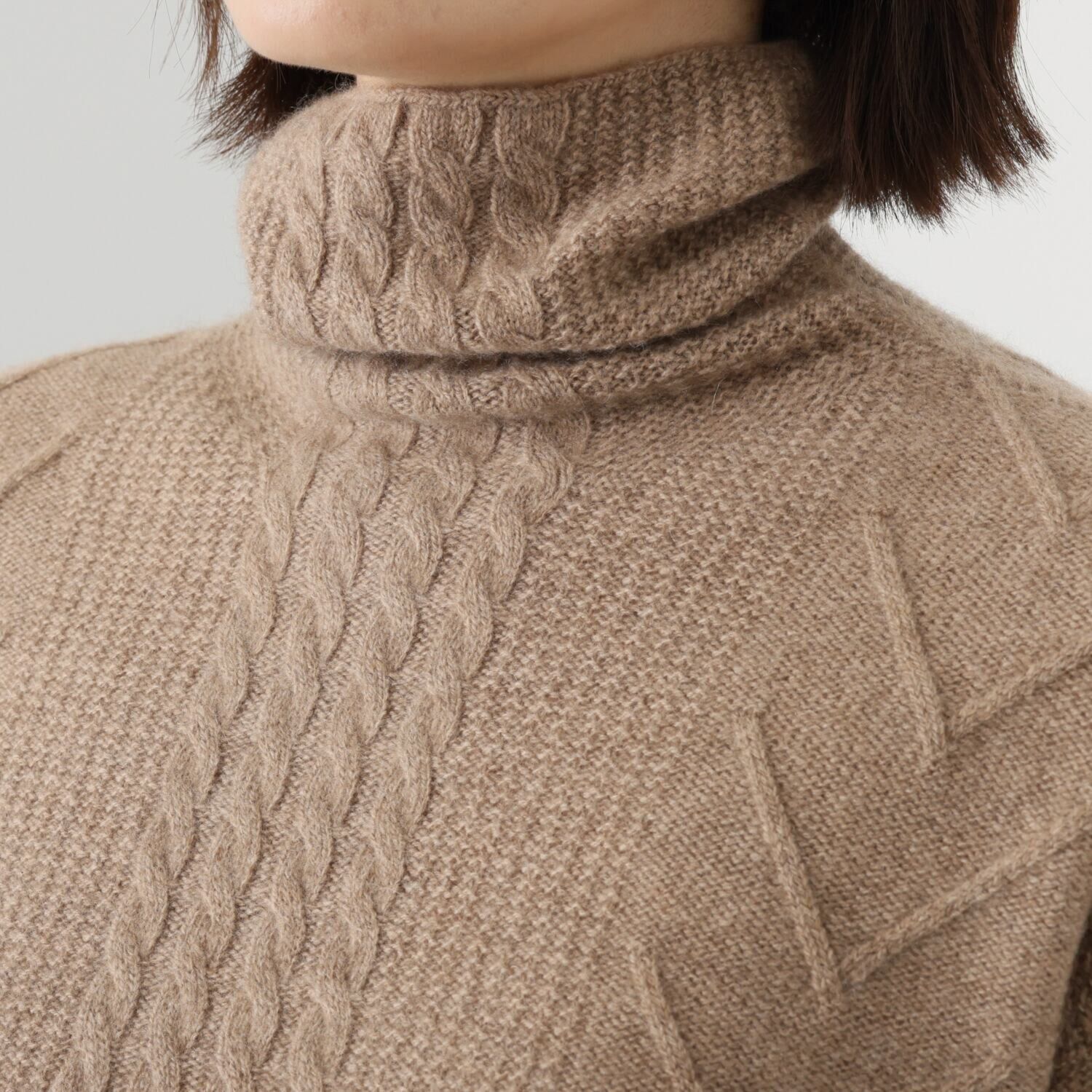 ソアージュ カシミヤ１００％ ケーブル柄 タートルネック プルオーバー