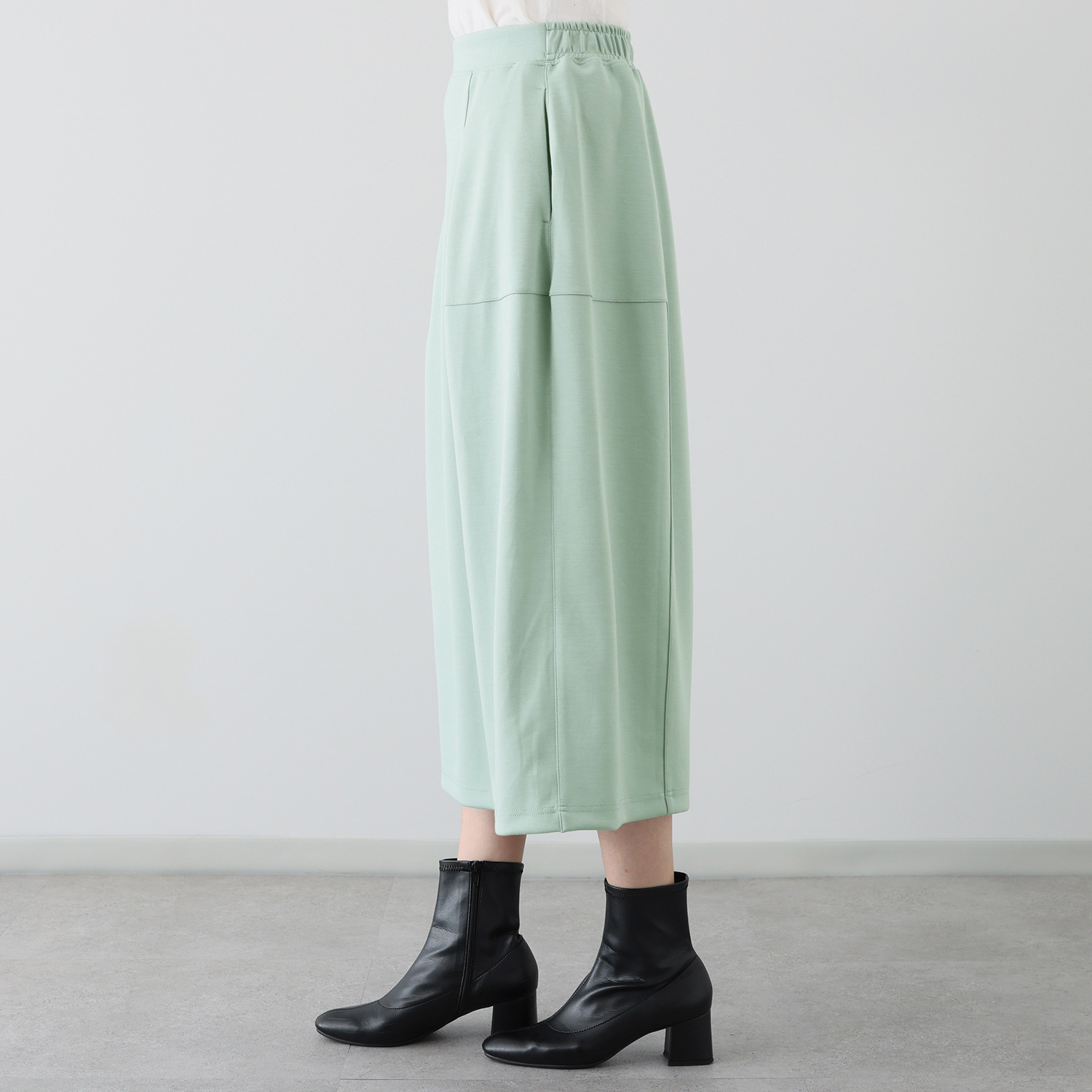 ルクオーレ つるすべ ソフトダンボール コクーンスカート