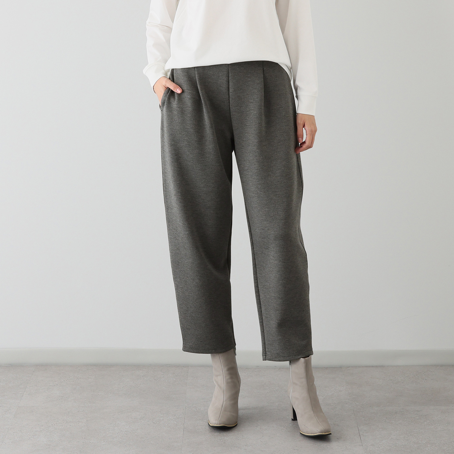 ルクオーレ つるすべ ソフトダンボール コクーンパンツ