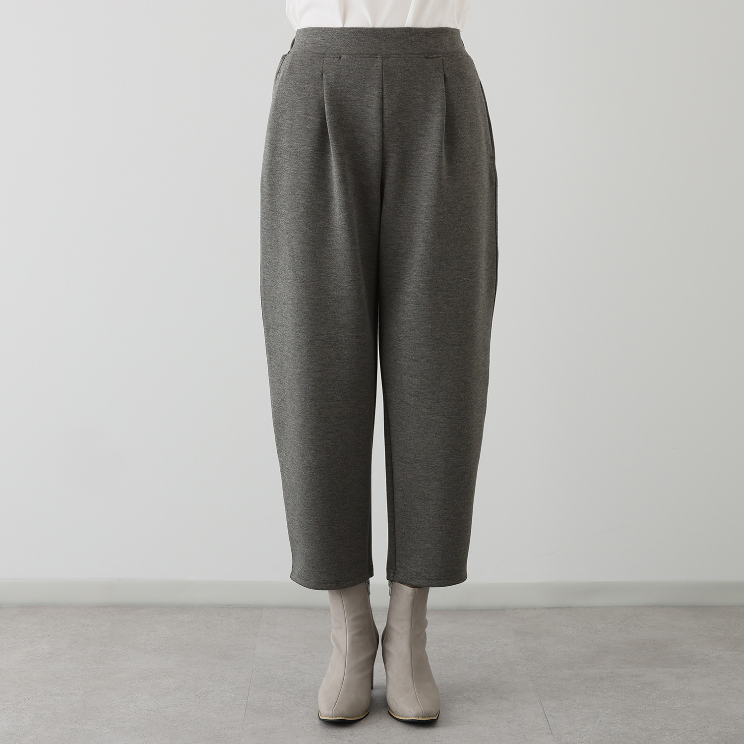 ルクオーレ つるすべ ソフトダンボール コクーンパンツ