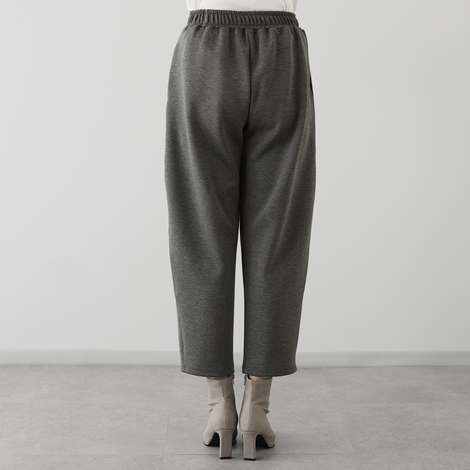 ルクオーレ つるすべ ソフトダンボール コクーンパンツ