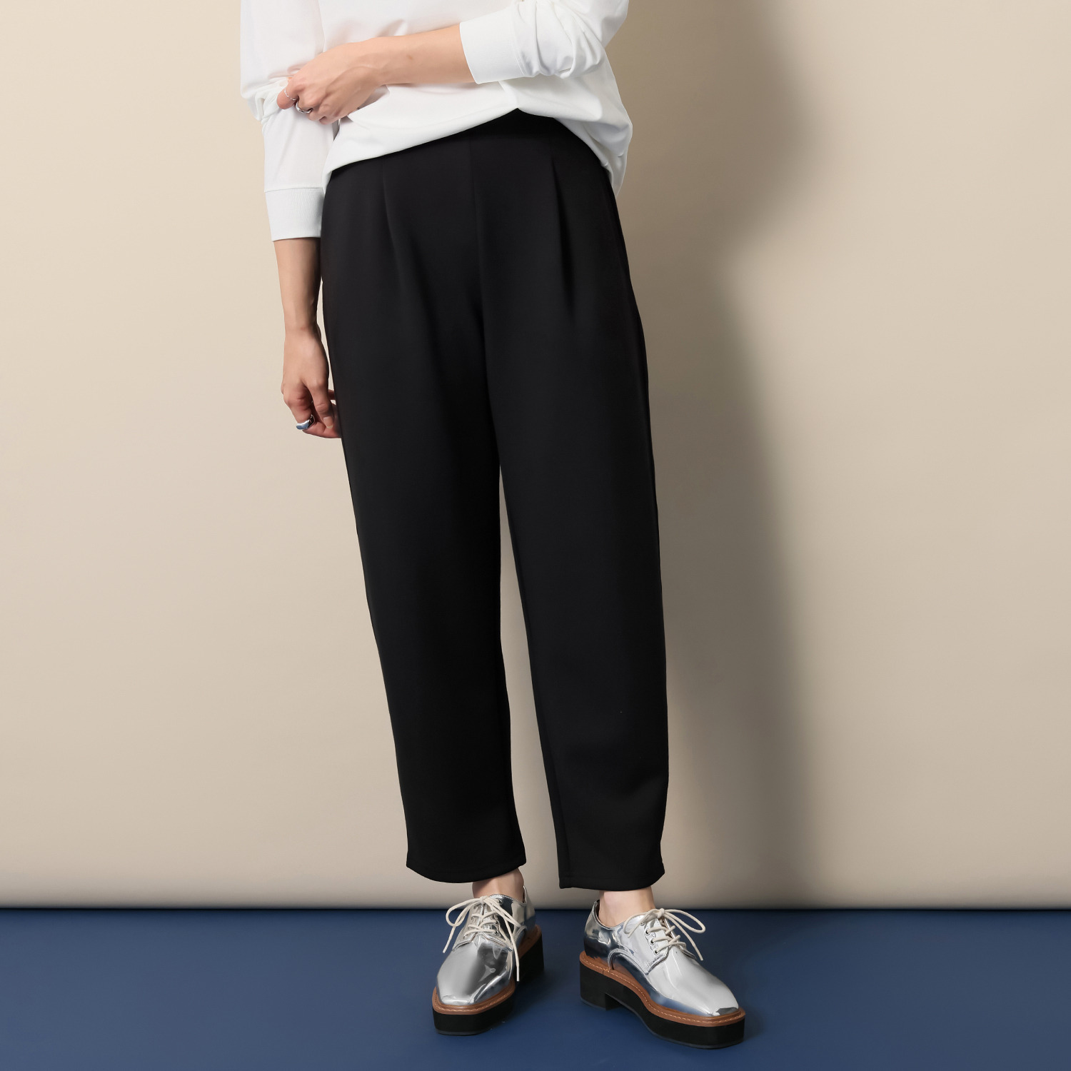 ルクオーレ つるすべ ソフトダンボール コクーンパンツ