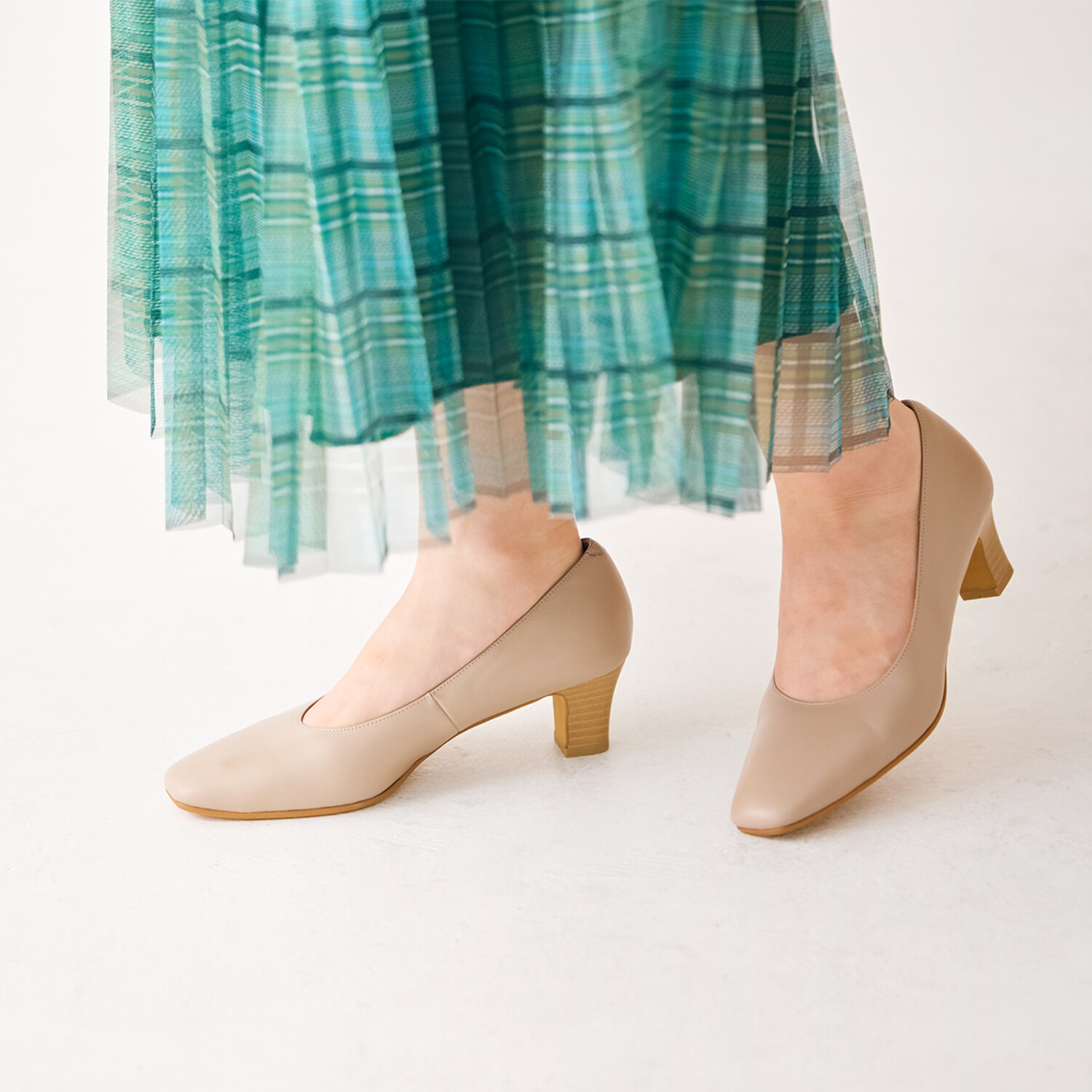 シェルシェエトワール メイドイン東京 レザー柔らか仕立て あか抜け５ｃｍヒール パンプス