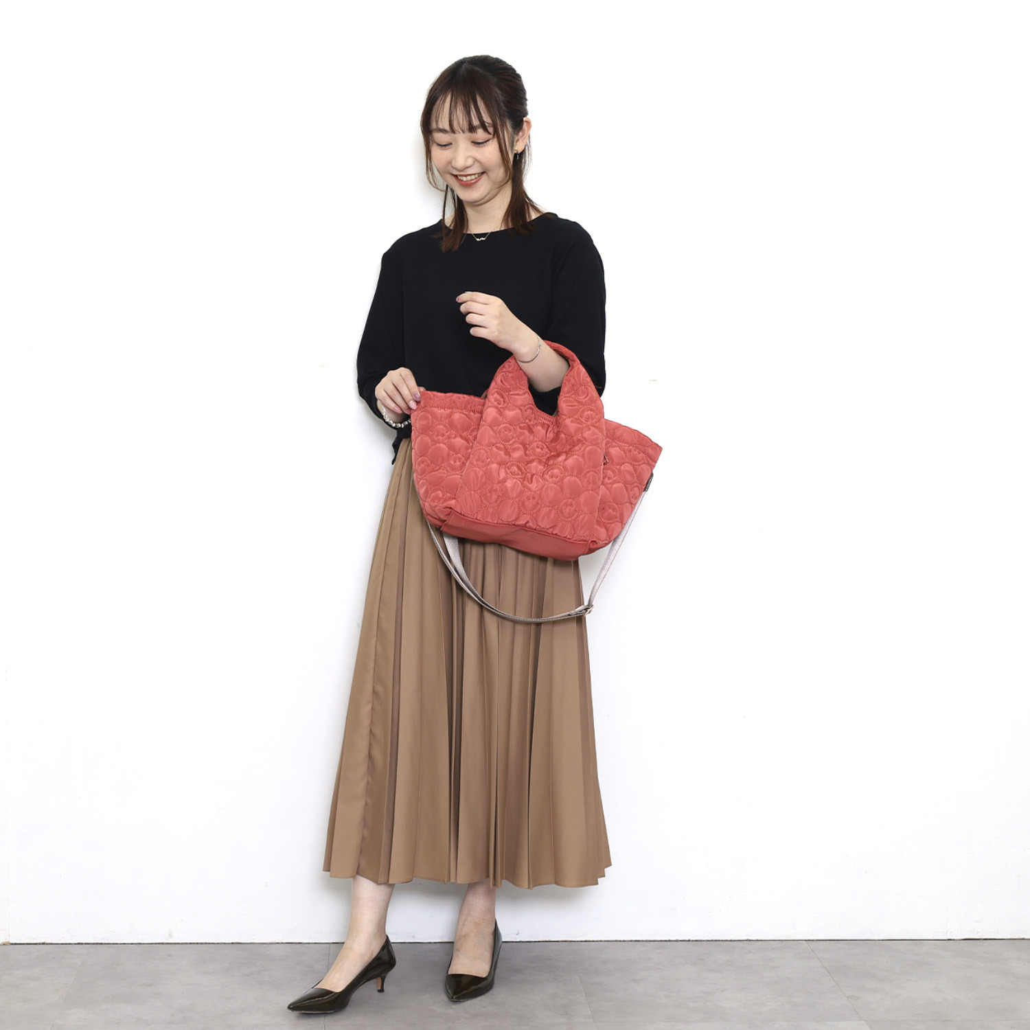 クーコ スマイリーフェイス キルトデザイン 多機能 ２ウェイトートバッグ