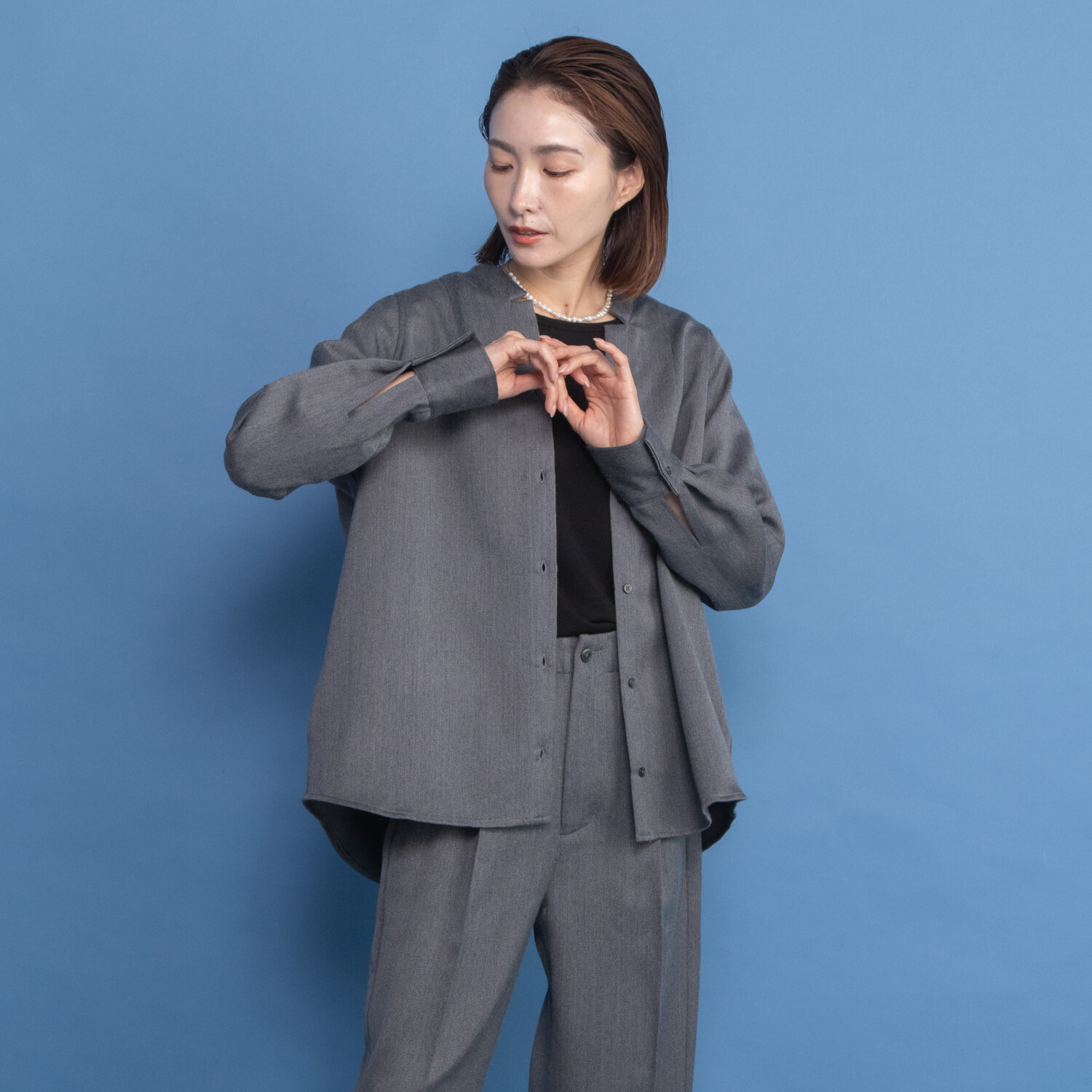 レア　ジェム ウールベネシャンの 優雅なツヤが映える シャツジャケット