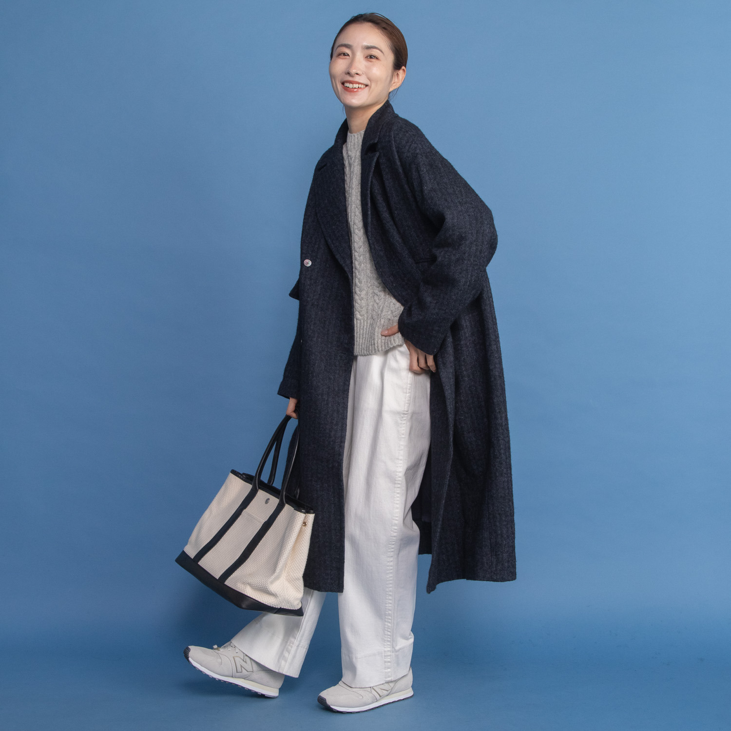 レア　ジェム ヘリンボーンウールで 優雅に軽やかに羽織る ダブルデザインコート