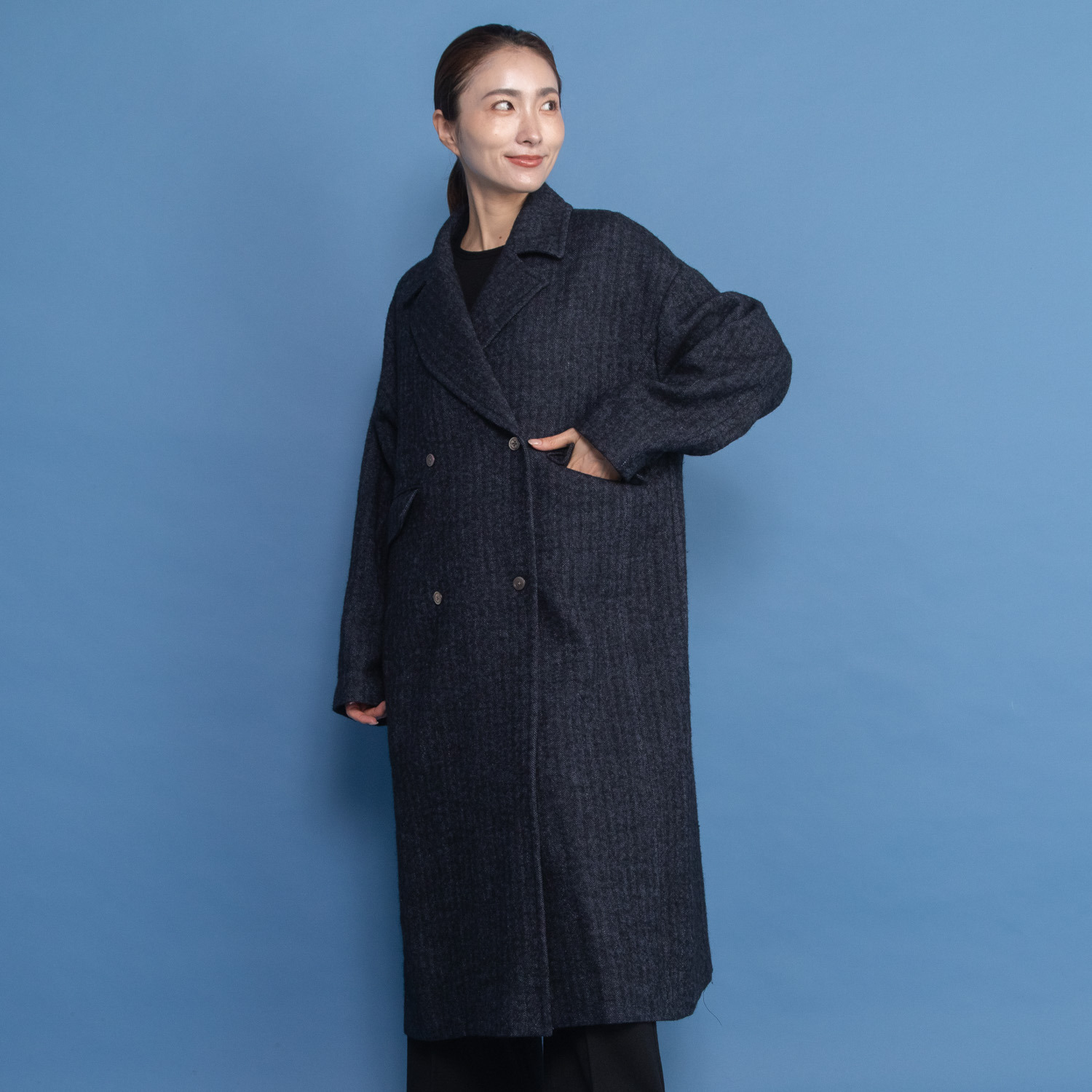 レア　ジェム ヘリンボーンウールで 優雅に軽やかに羽織る ダブルデザインコート