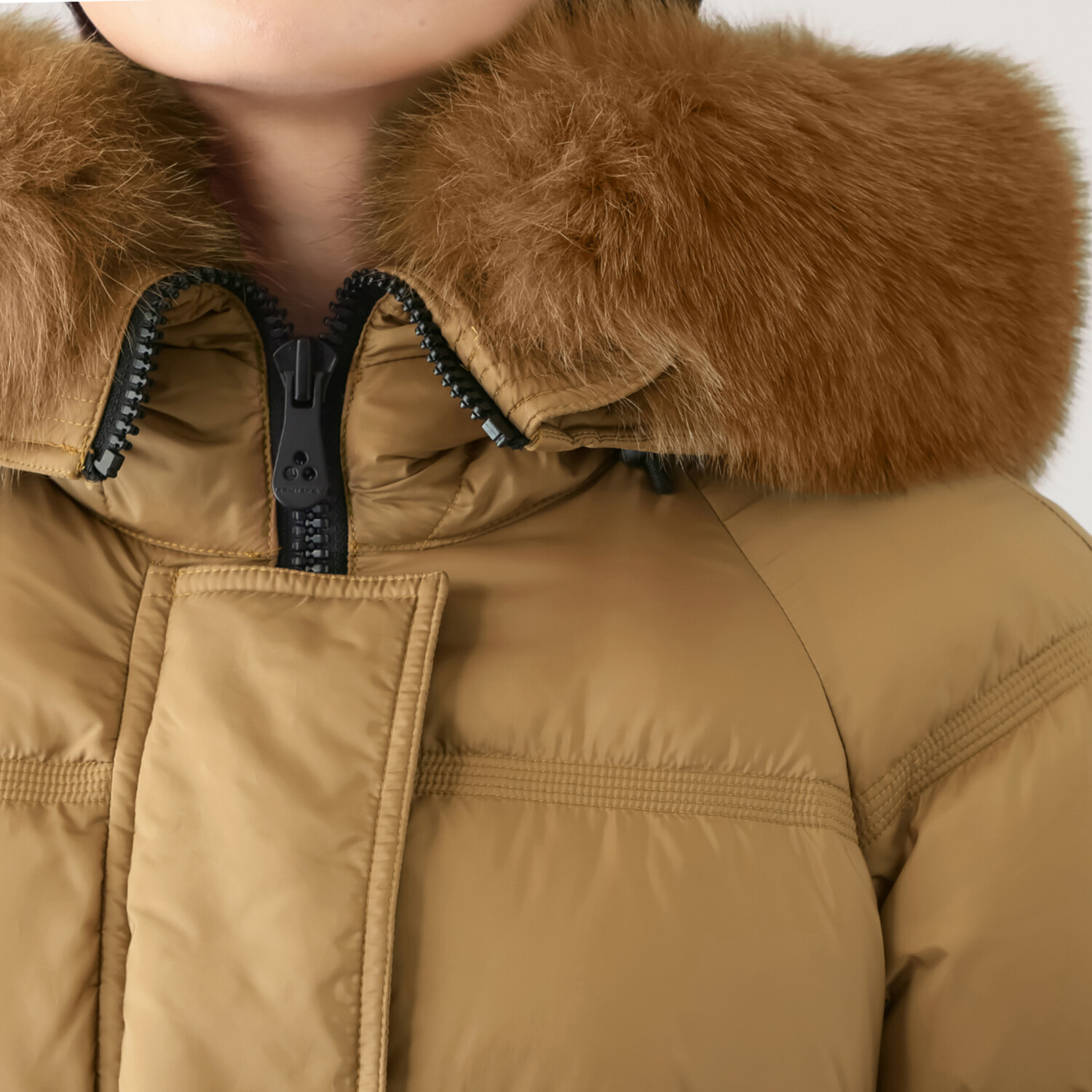 ピューテリー 贅沢フォックスファー付 ミドル丈ダウンコート