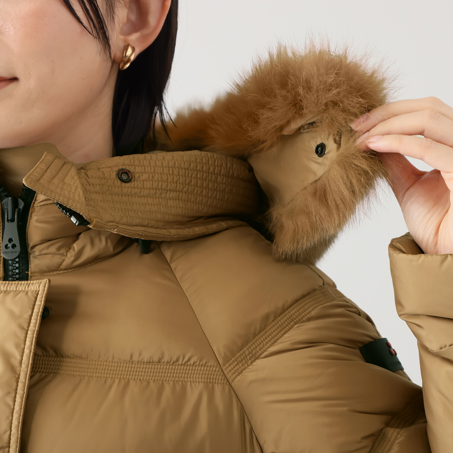 ピューテリー 贅沢フォックスファー付 ミドル丈ダウンコート