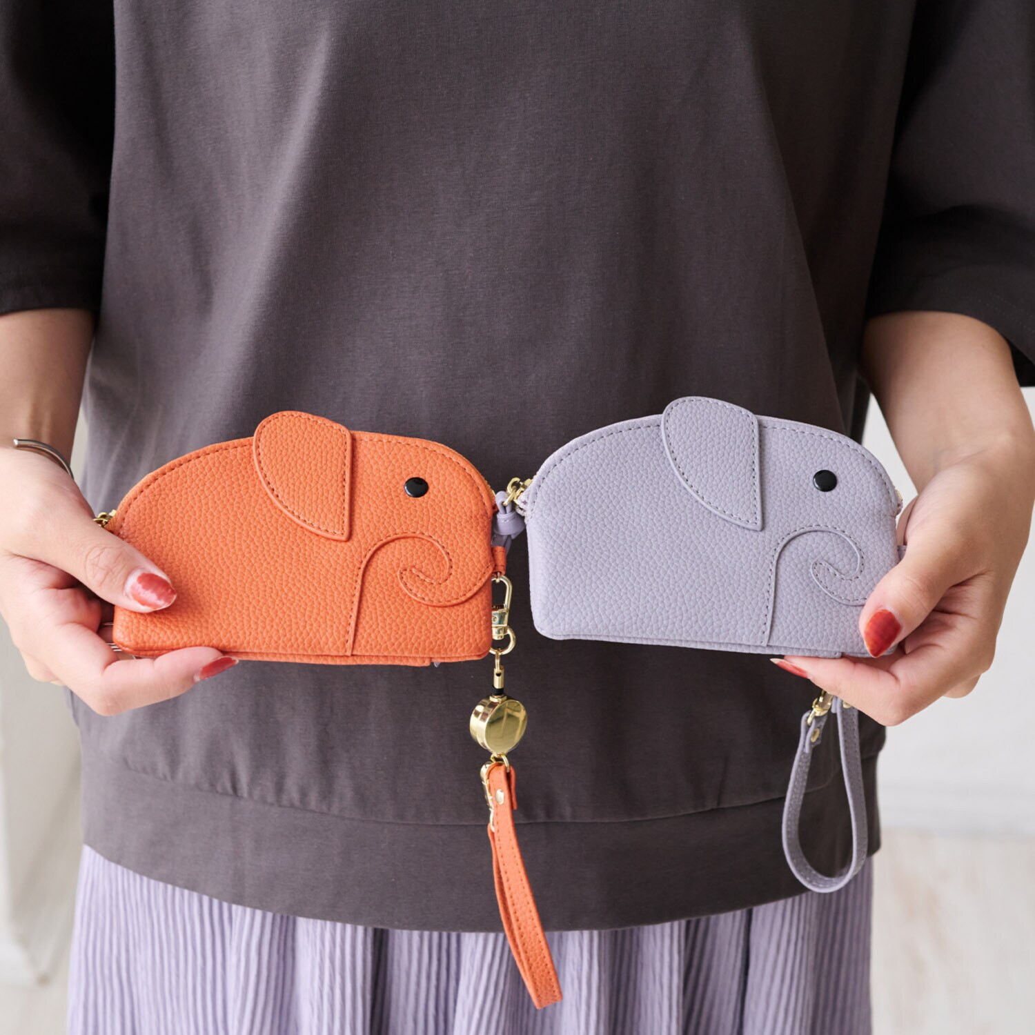 リズデイズ ゾウモティーフ マルチパスケース