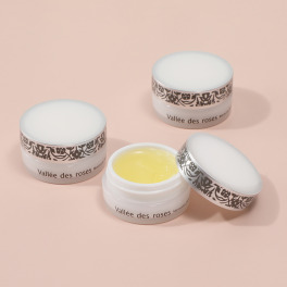ヴァレ　ド　ローズ 角質層の隅々まで浸透！ 潤い肌へ導く ジュレ ３ｇサイズ３個セット