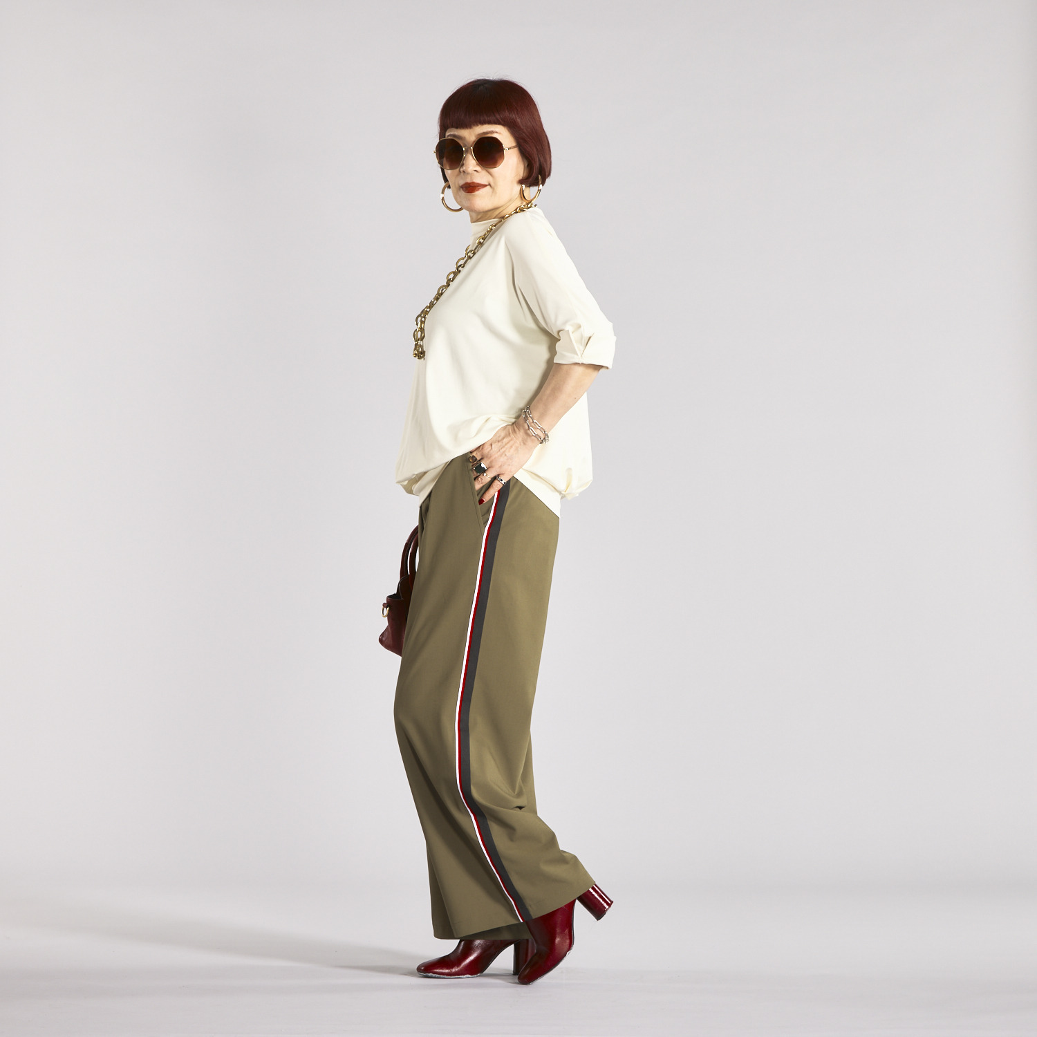 ボン・ブリコラージュ バイ　レイコ・ホウセンジ 脚長見えが叶う！ ストライプテープで ハンサムにキマる！ 旬顔サイドラインパンツ