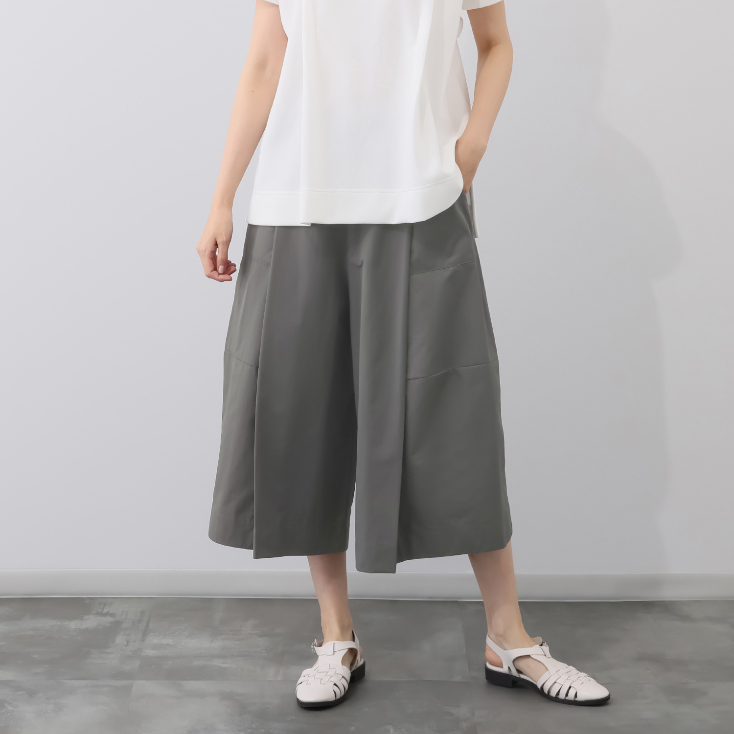 コモエリークローゼット ビッグタック コクーンシルエットパンツ