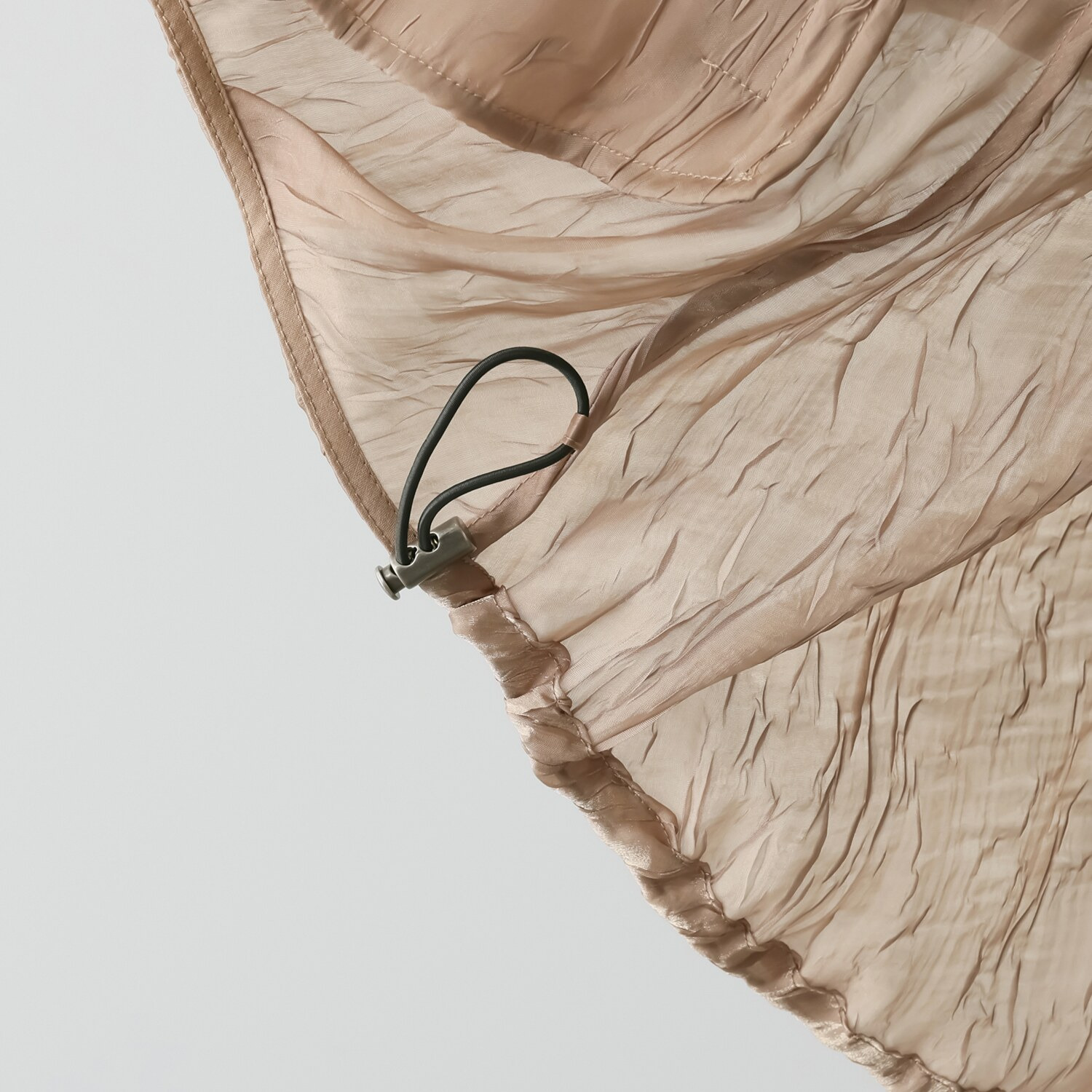 オン　ザ　エッジ 光とシアーとワッシャー スタイリッシュ見え ふんわりジップボレロ