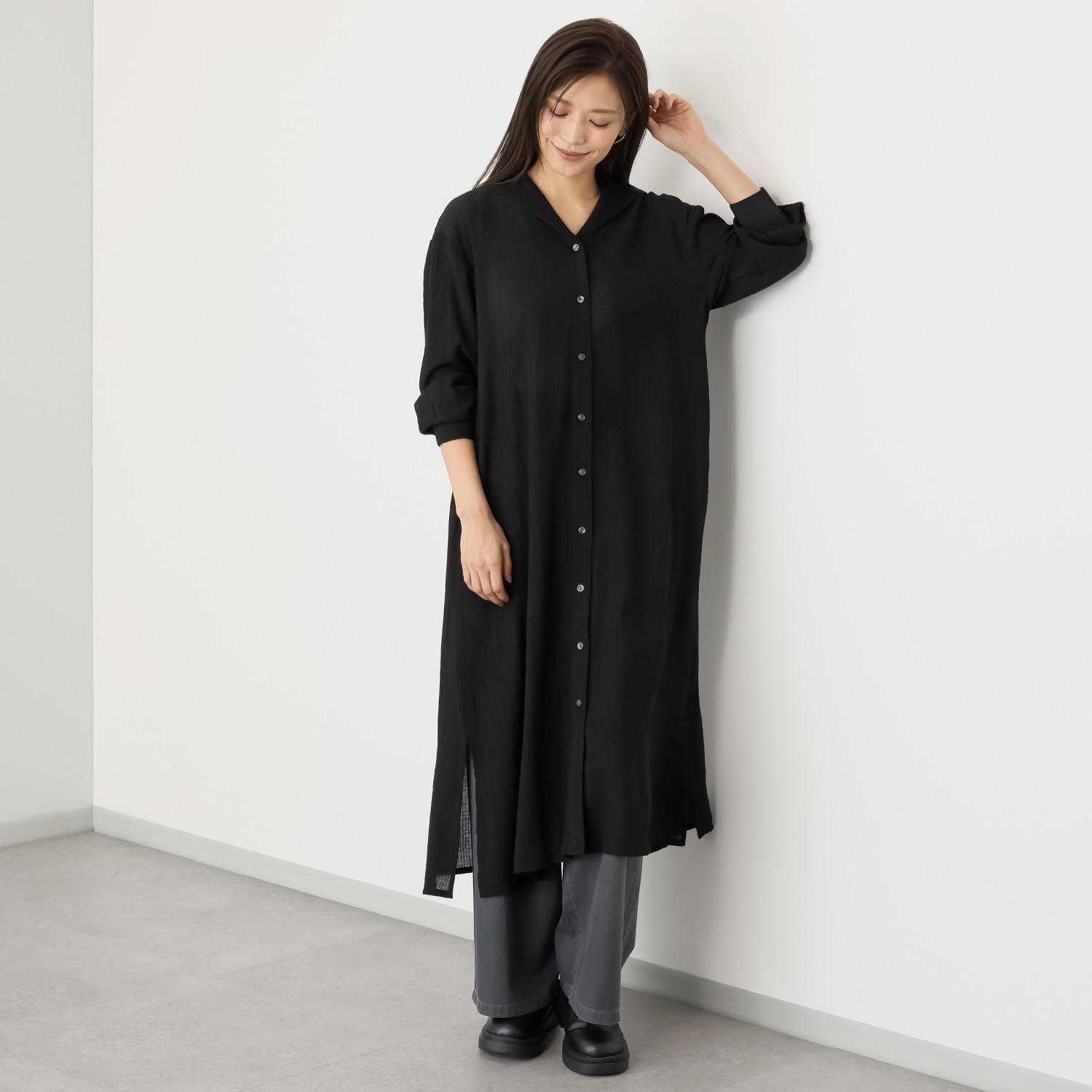 オン　ザ　エッジ セミシアーなストライプ 楊柳素材が肌に心地良い セーラーカラー 長袖ロングチュニック