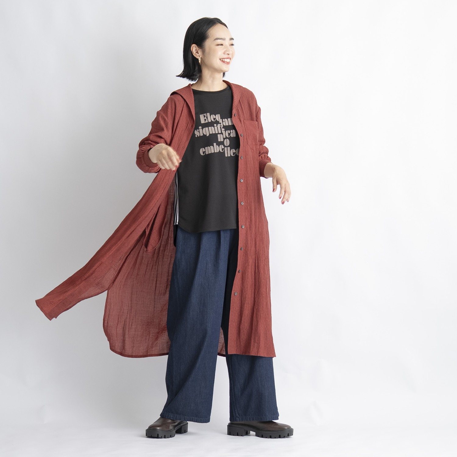 オン　ザ　エッジ セミシアーなストライプ 楊柳素材が肌に心地良い セーラーカラー 長袖ロングチュニック