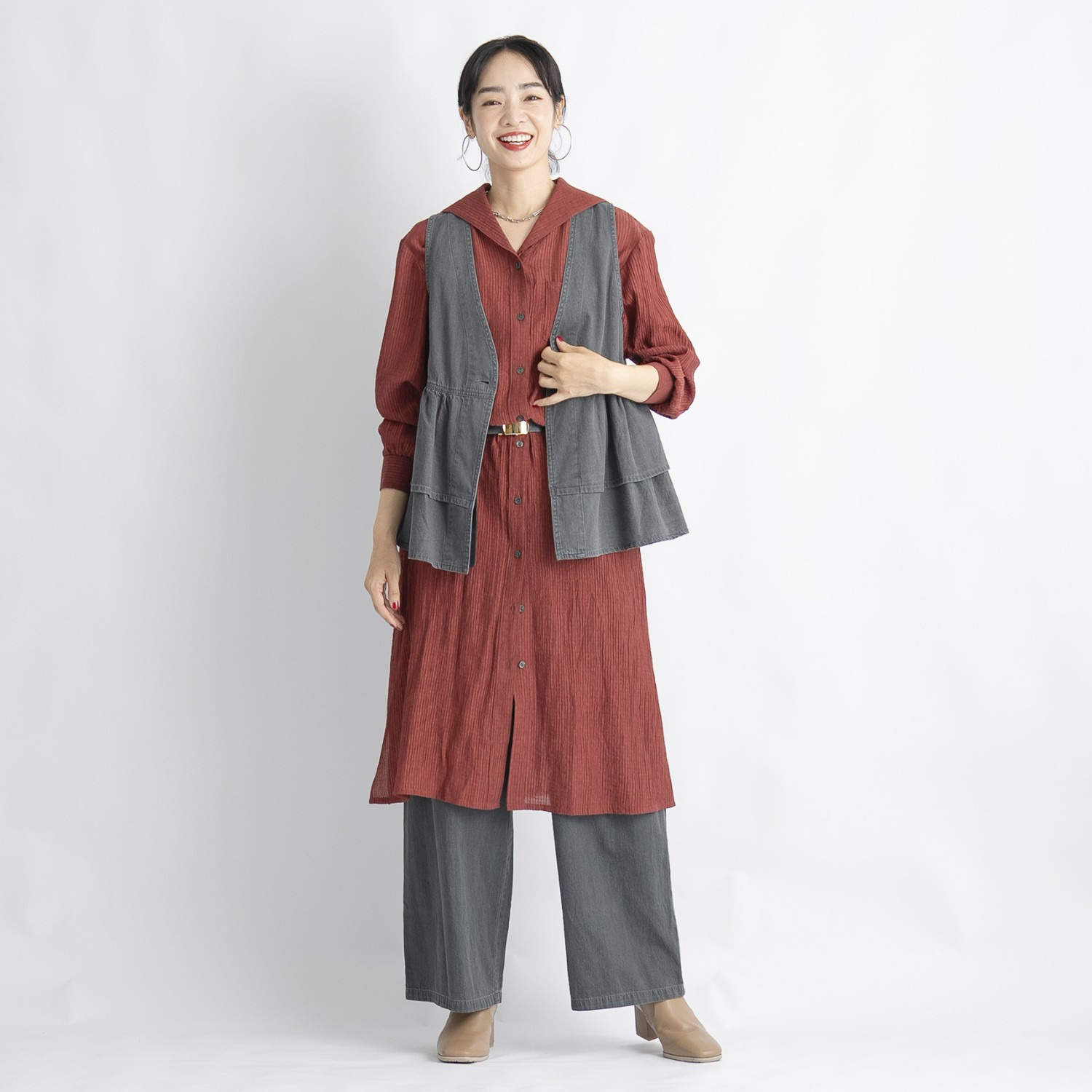 オン　ザ　エッジ セミシアーなストライプ 楊柳素材が肌に心地良い セーラーカラー 長袖ロングチュニック