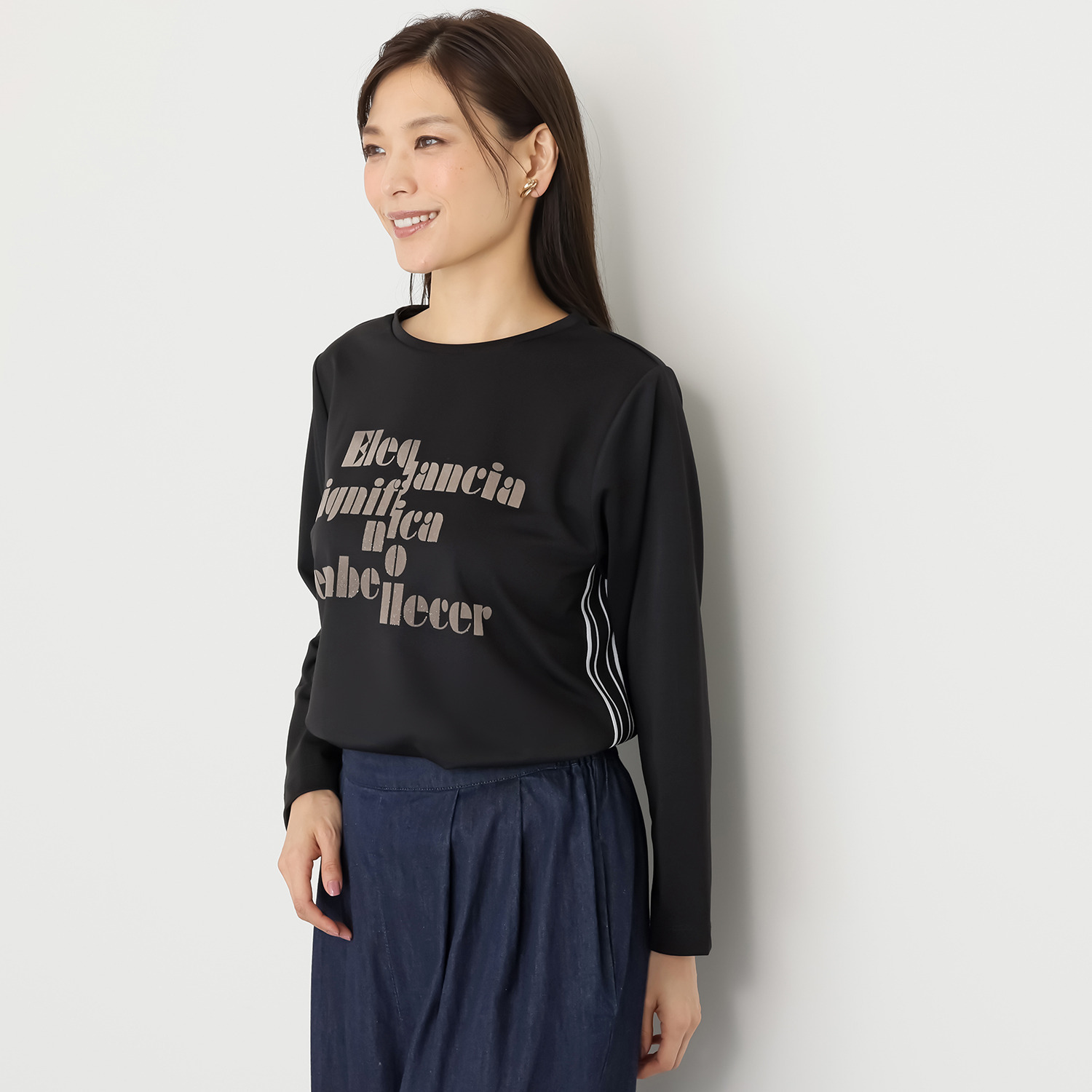 オン　ザ　エッジ サラッと肌心地抜群 フロッキー＆ラインテープ さりげなおしゃれ 長袖ロゴプルオーバー