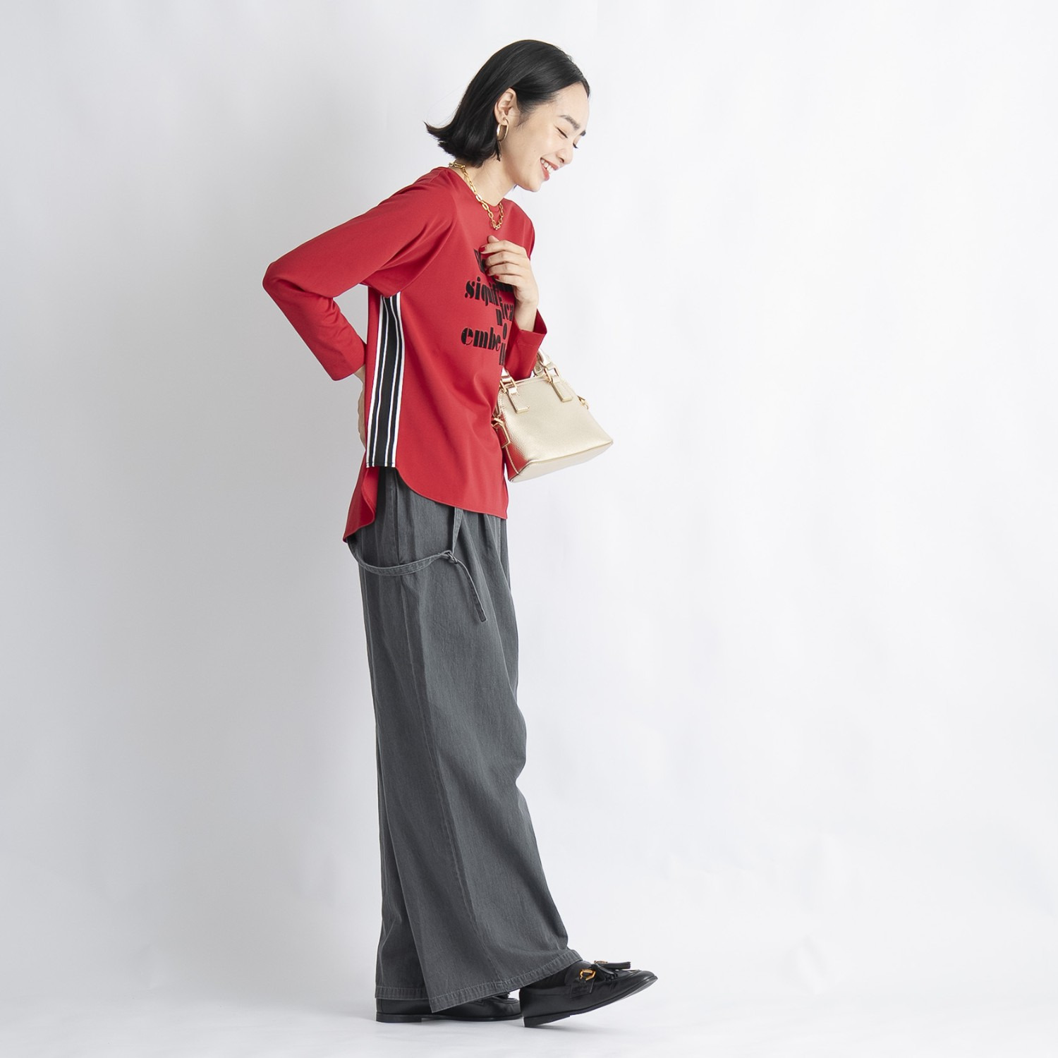 オン　ザ　エッジ サラッと肌心地抜群 フロッキー＆ラインテープ さりげなおしゃれ 長袖ロゴプルオーバー