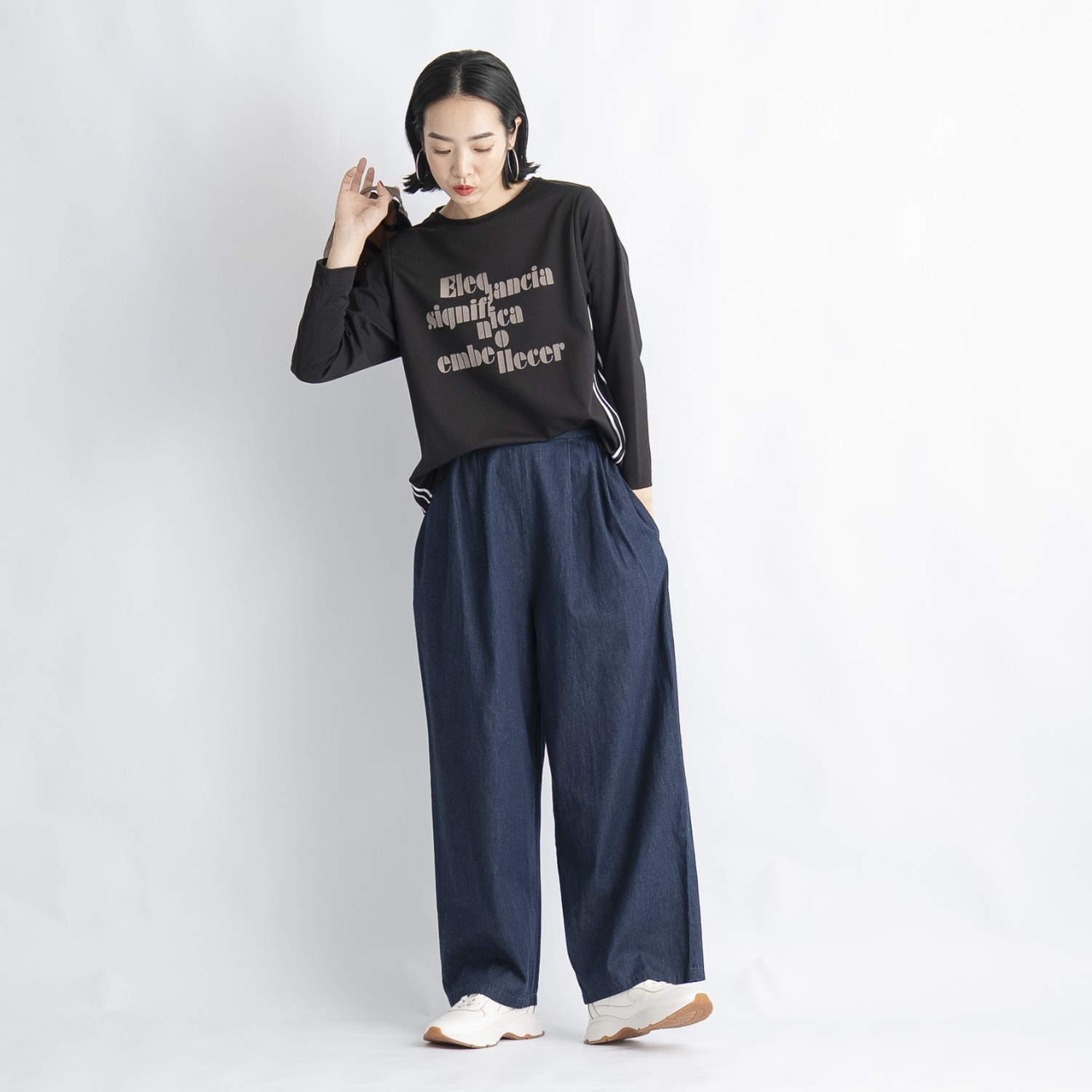 オン　ザ　エッジ サラッと肌心地抜群 フロッキー＆ラインテープ さりげなおしゃれ 長袖ロゴプルオーバー