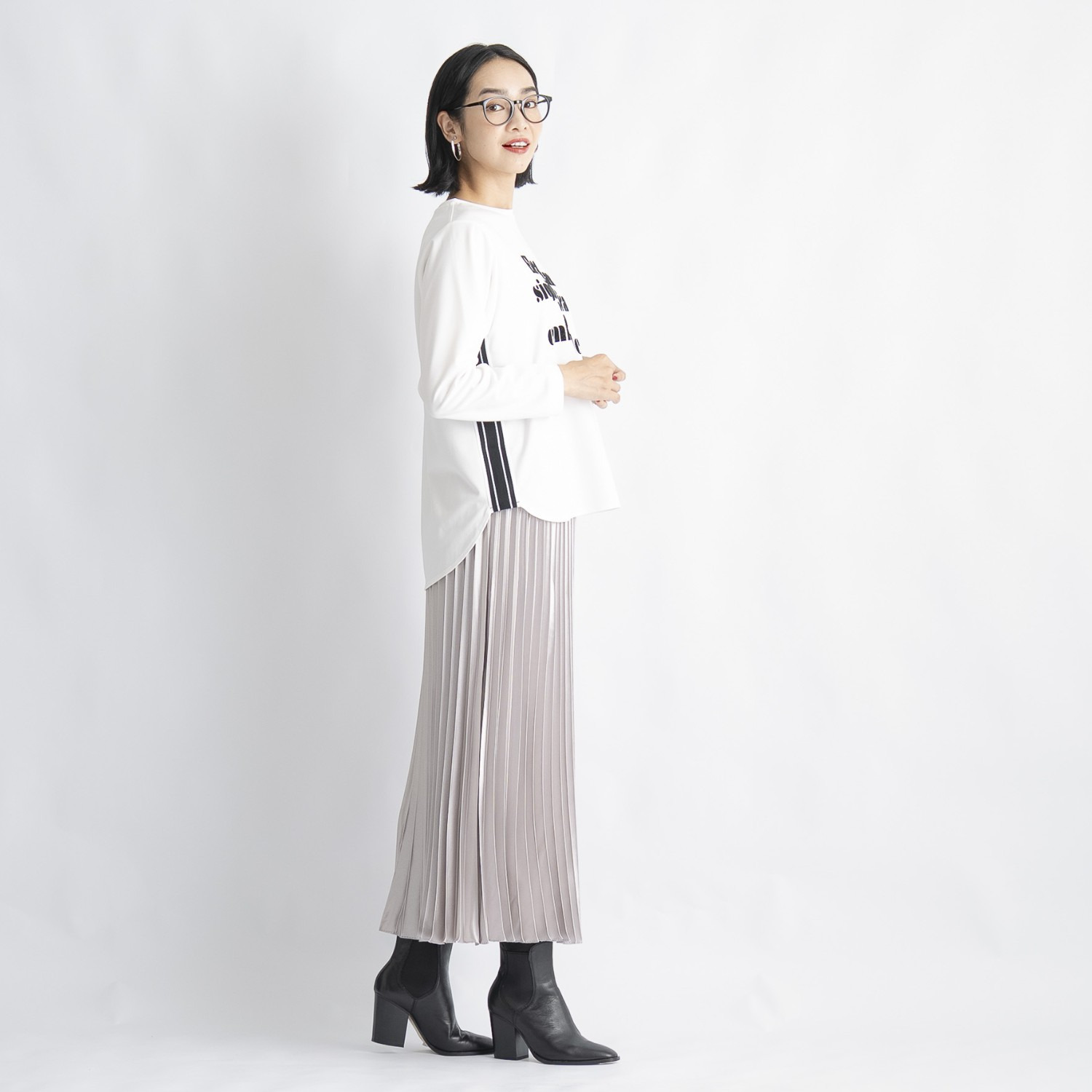 オン　ザ　エッジ サラッと肌心地抜群 フロッキー＆ラインテープ さりげなおしゃれ 長袖ロゴプルオーバー