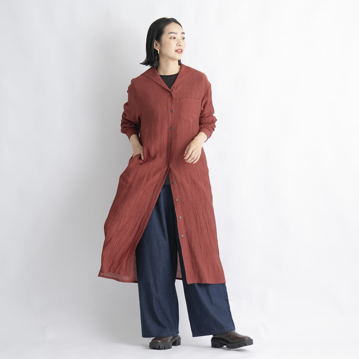 オン　ザ　エッジ ライトなデニムで スタイルアップ サスペンダー付 タックイージーパンツ