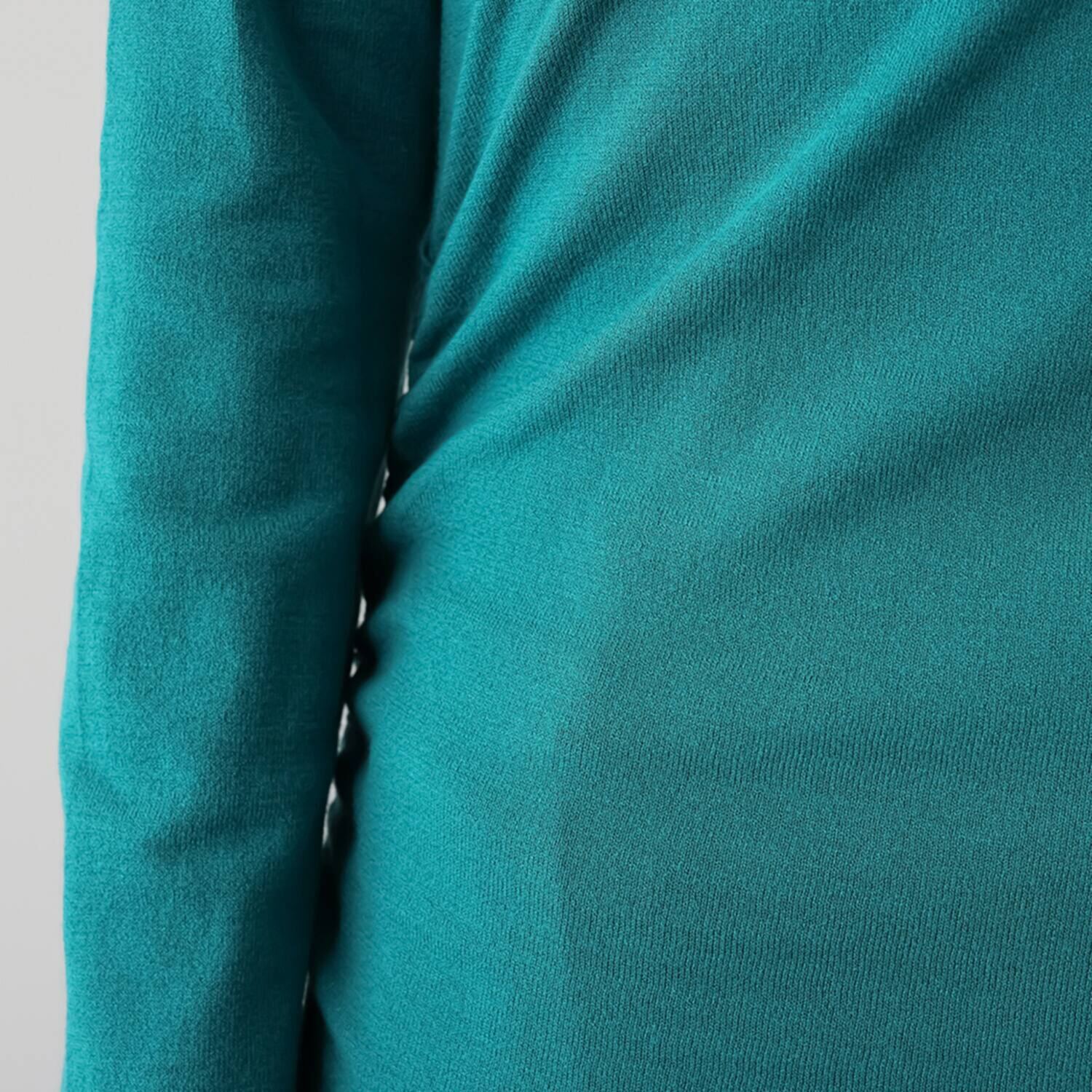 キリ　エ　キリ ブローチ付 シャーリングデザイン ニットプルオーバー