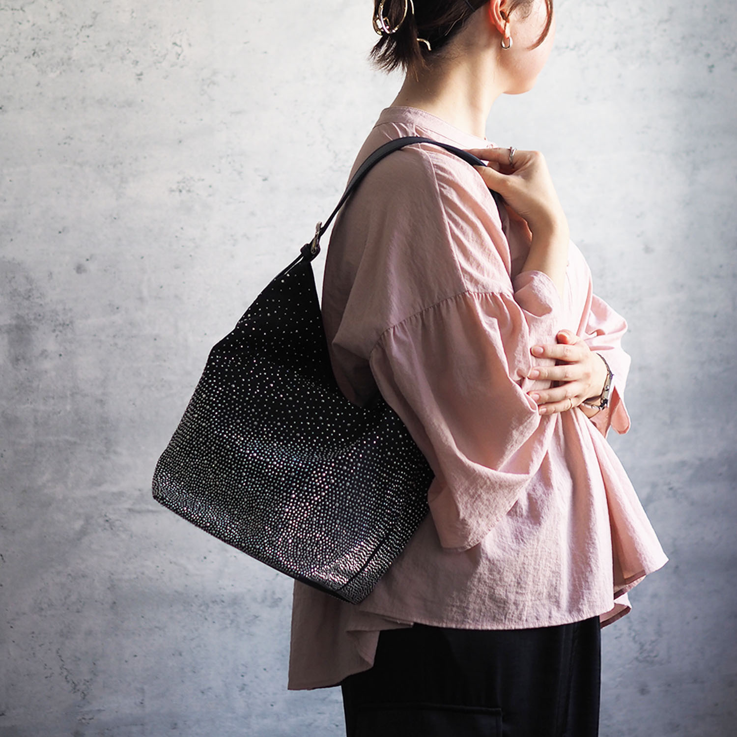 グッシオイタリー 星形チャーム付 グラデーション ラインストーン トートバッグ