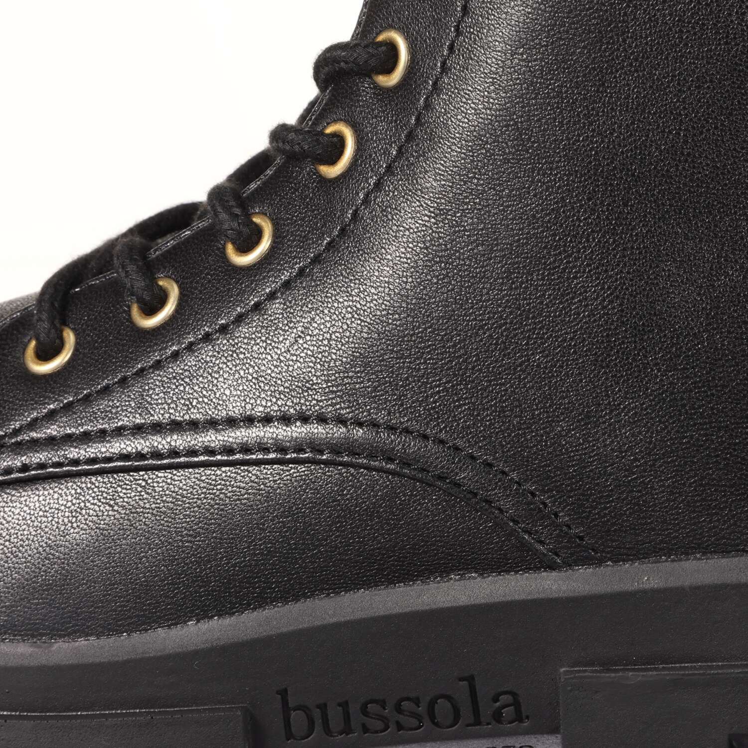 ブソラ はっ水山羊革 軽量ボリュームソール レースアップブーツ