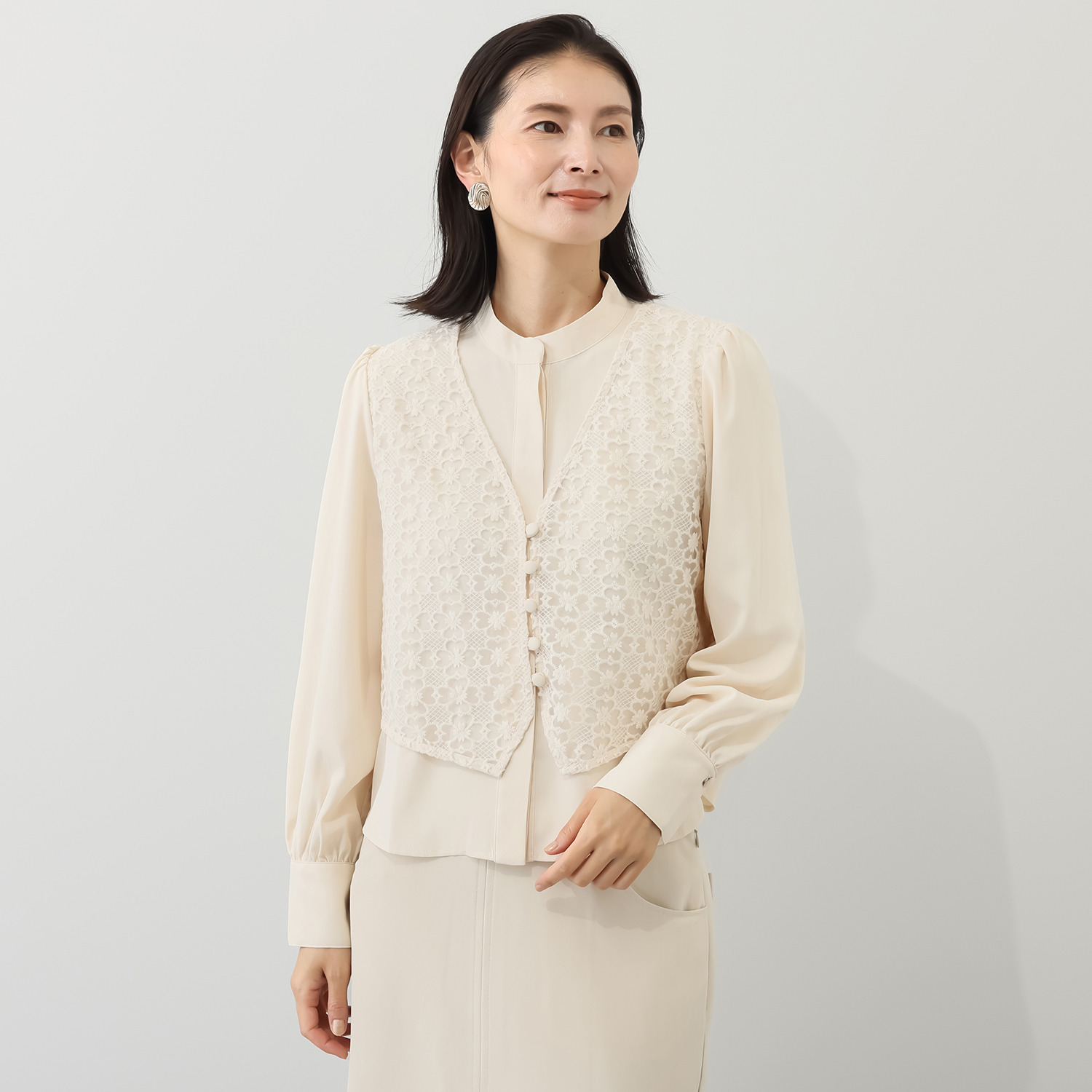 ミューリエ クラス感のある 華やぎジレ レイヤード風 デザインシャツ