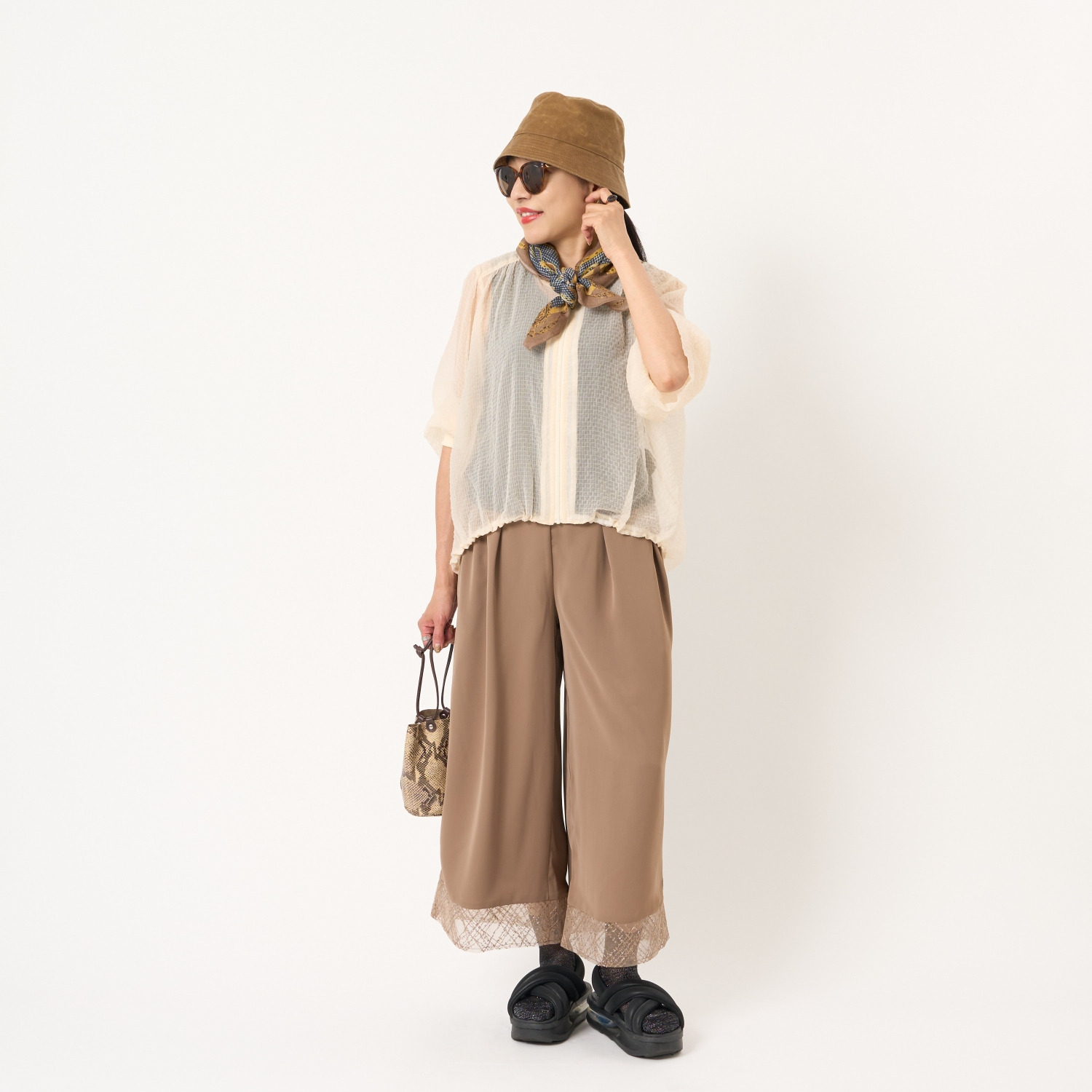 ミューリエ 煌めきと優雅なヌケ感 チュールコンビパンツ