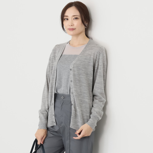 ソアージュ　ウール１００％　ハイゲージ　Ｖネックカーディガン