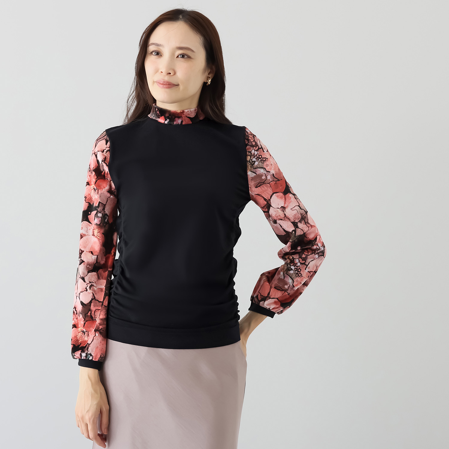 ドルチェ　ドンナ イタリア製 サイドギャザー ハイネック フラワーベロア ロングスリーブインナー