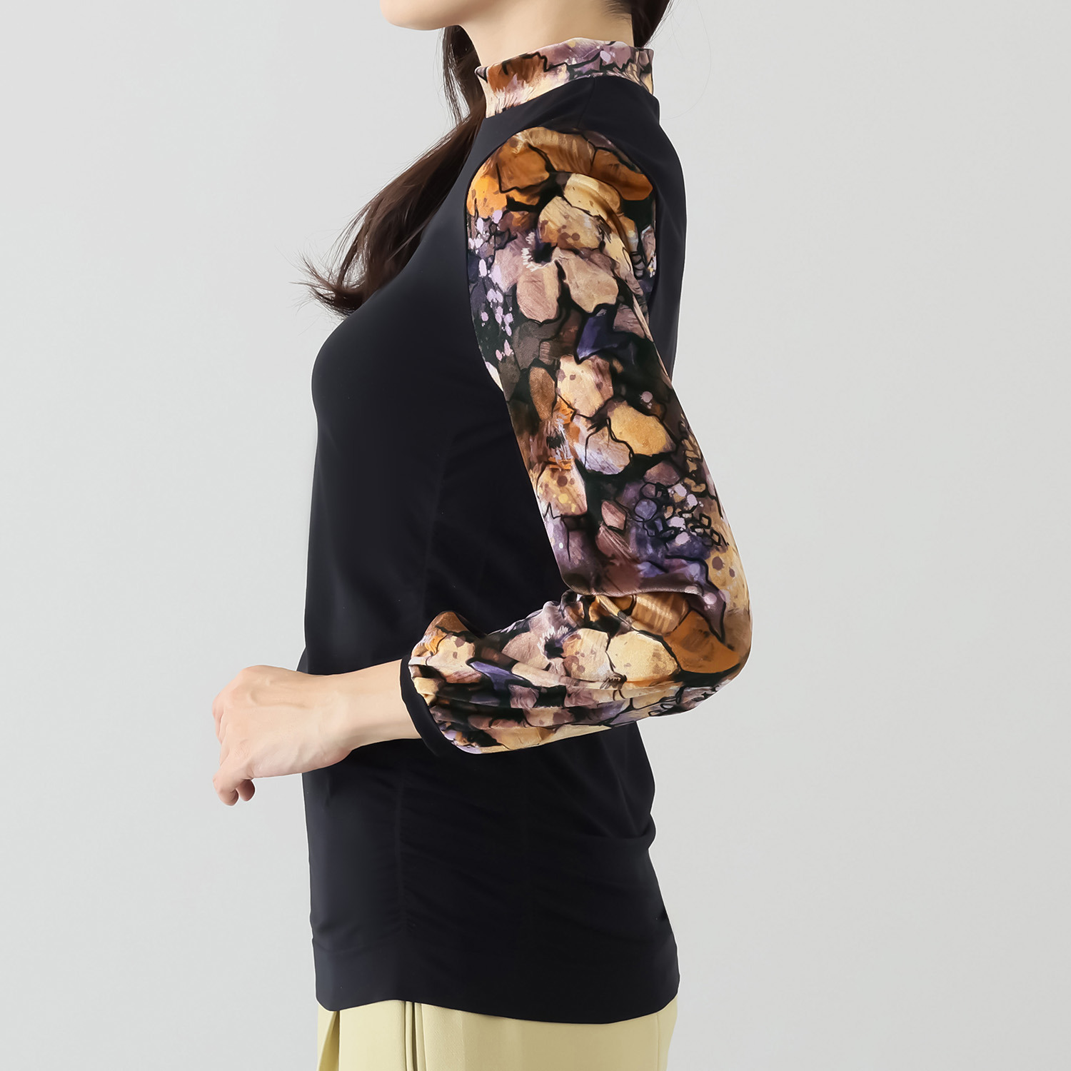 ドルチェ　ドンナ イタリア製 サイドギャザー ハイネック フラワーベロア ロングスリーブインナー