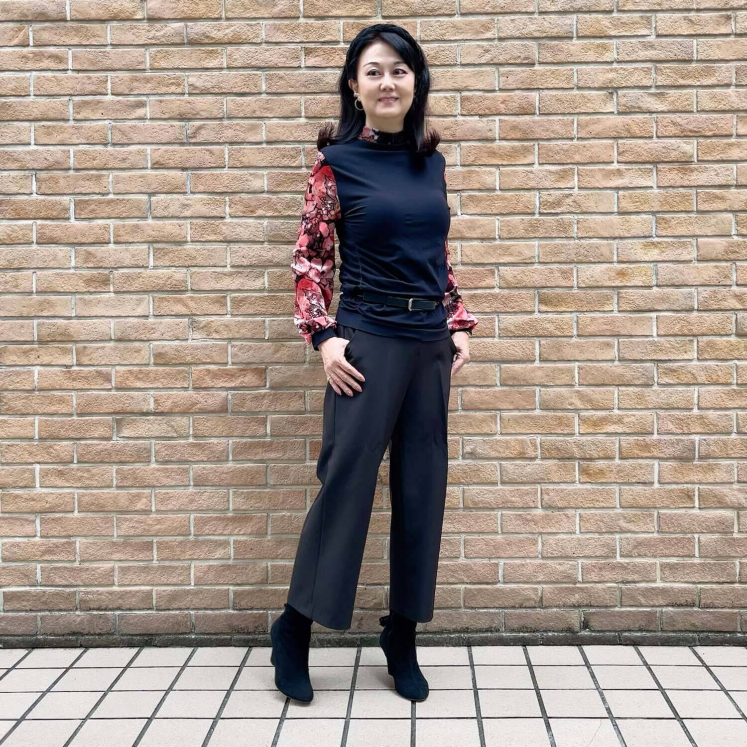 ドルチェ　ドンナ イタリア製 サイドギャザー ハイネック フラワーベロア ロングスリーブインナー