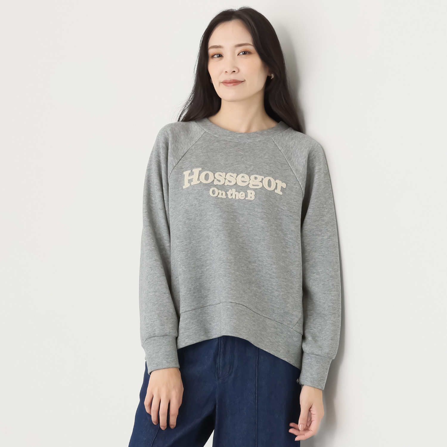 オンザビーバイサマーミー 上品に装う ループステッチ刺しゅう デザインプルオーバー