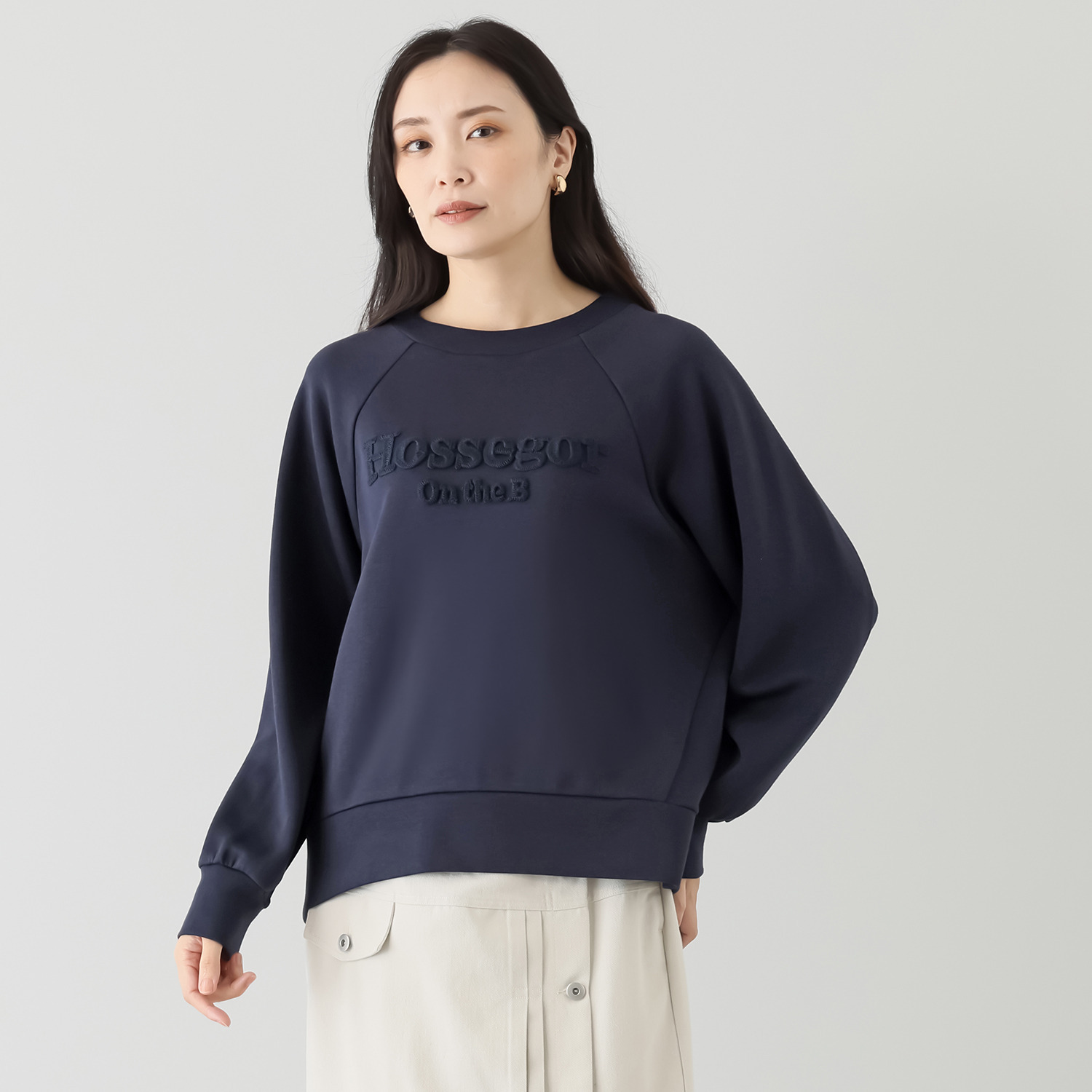 オンザビーバイサマーミー 上品に装う ループステッチ刺しゅう デザインプルオーバー