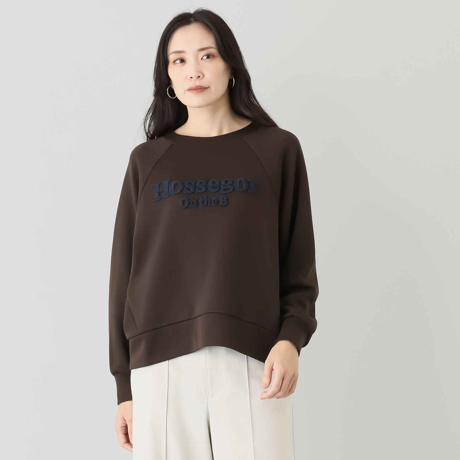 オンザビーバイサマーミー 上品に装う ループステッチ刺しゅう デザインプルオーバー