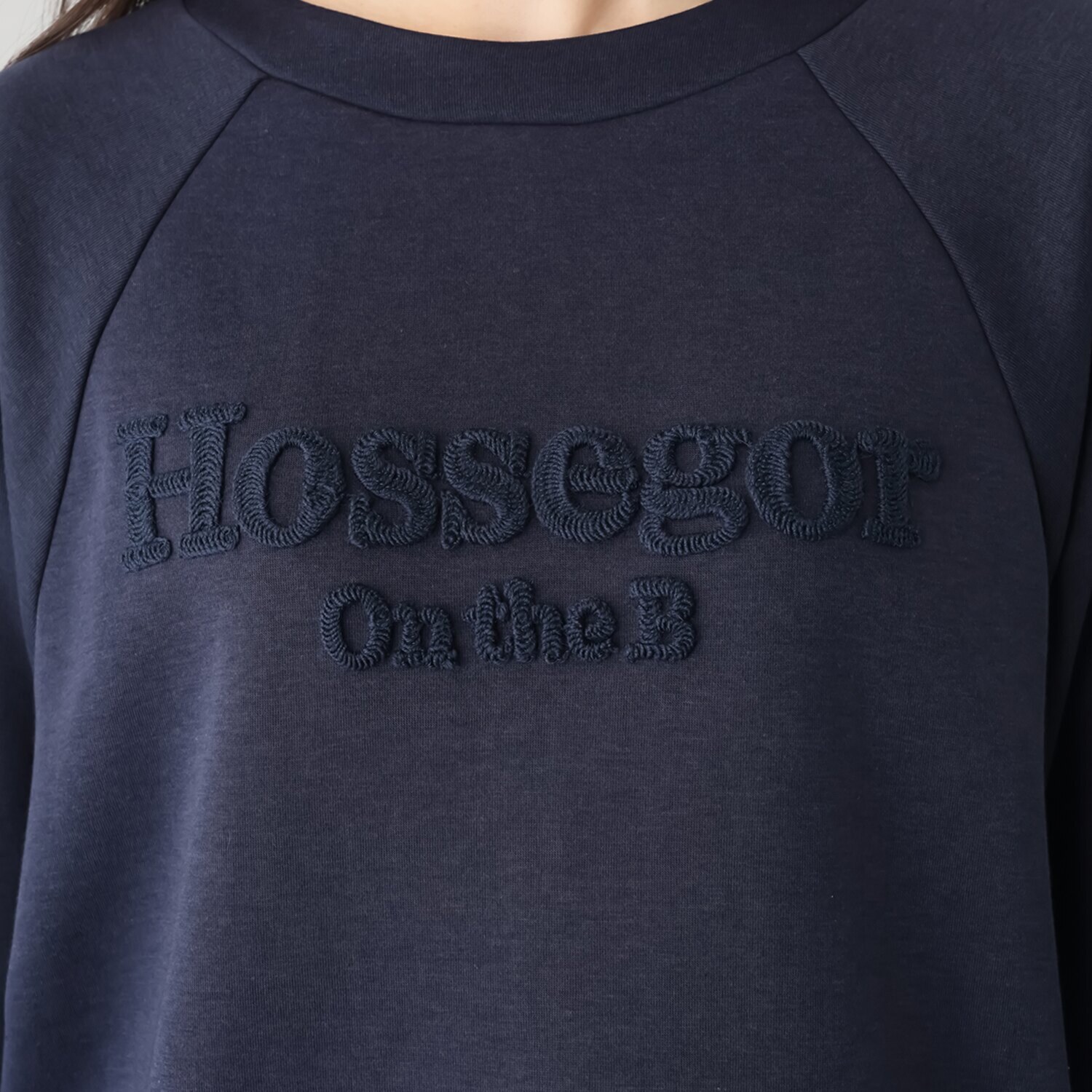 オンザビーバイサマーミー 上品に装う ループステッチ刺しゅう デザインプルオーバー