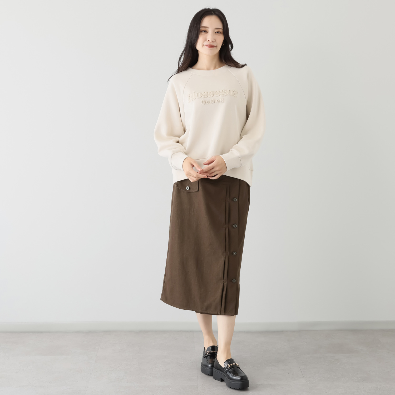 オンザビーバイサマーミー 上品に装う ループステッチ刺しゅう デザインプルオーバー