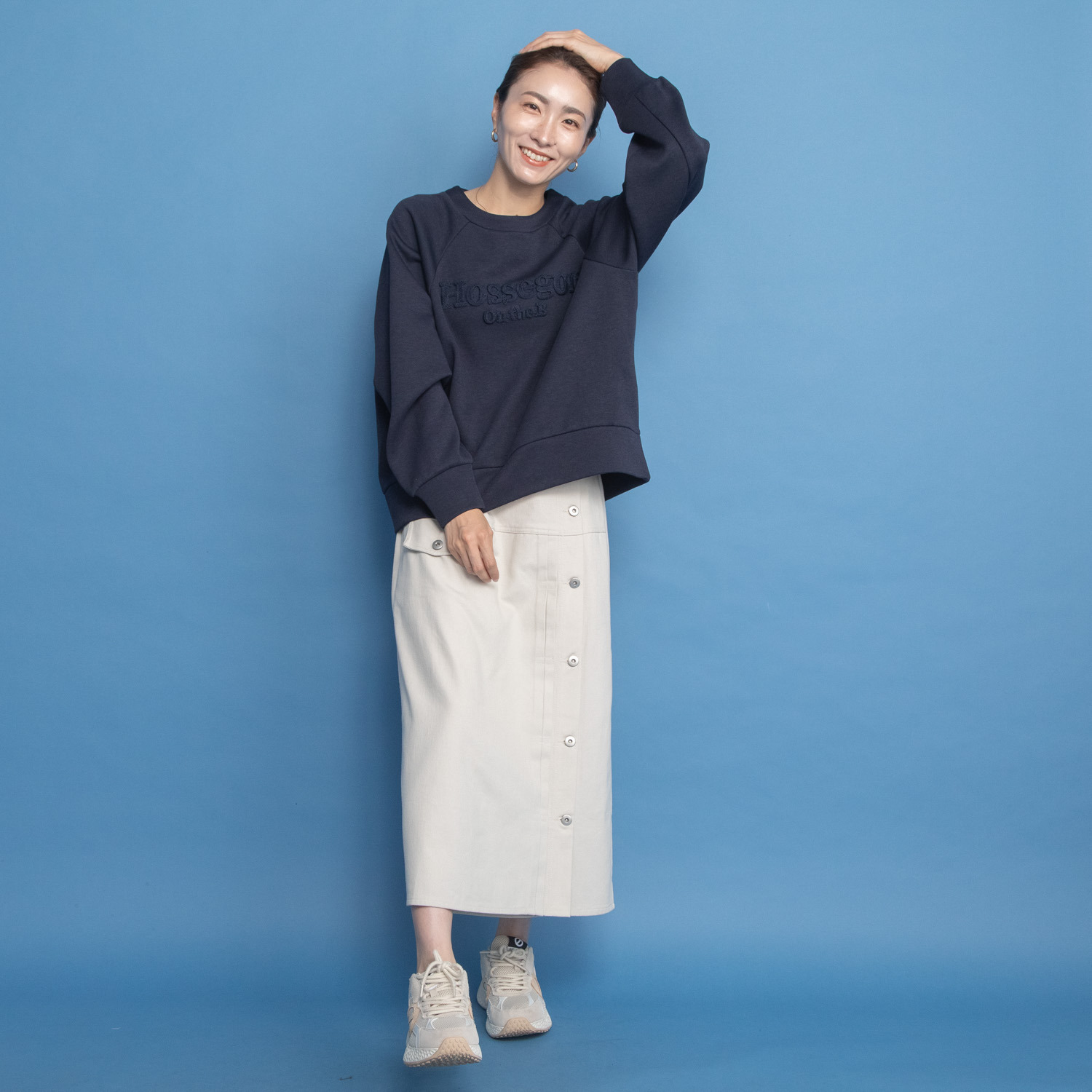 オンザビーバイサマーミー 上品に装う ループステッチ刺しゅう デザインプルオーバー