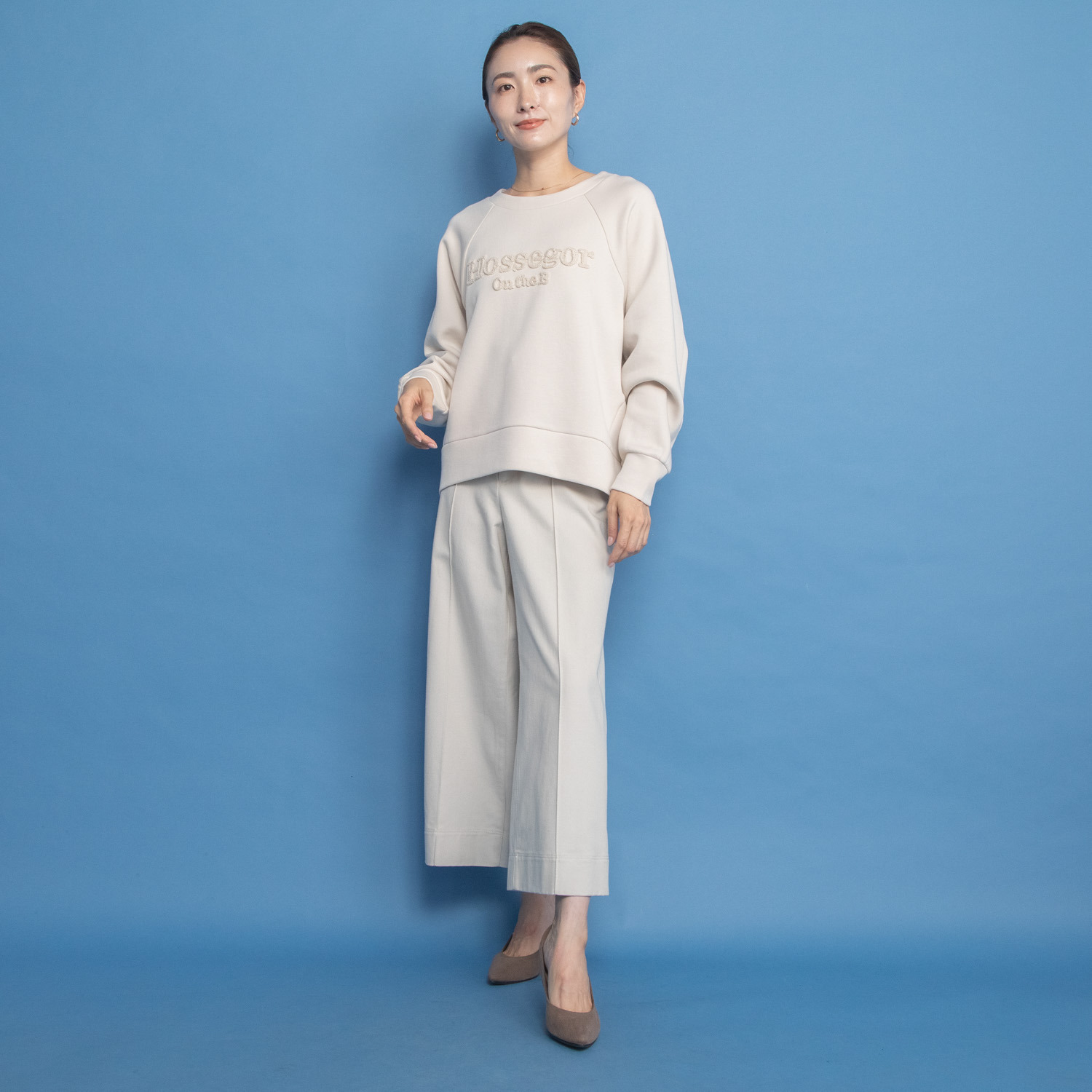 オンザビーバイサマーミー 上品に装う ループステッチ刺しゅう デザインプルオーバー