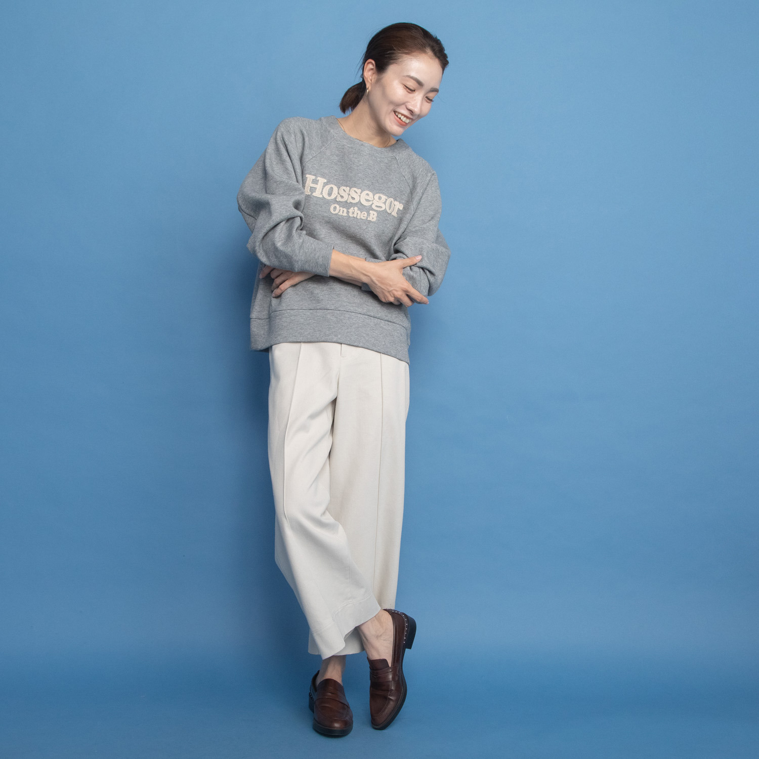 オンザビーバイサマーミー 上品に装う ループステッチ刺しゅう デザインプルオーバー