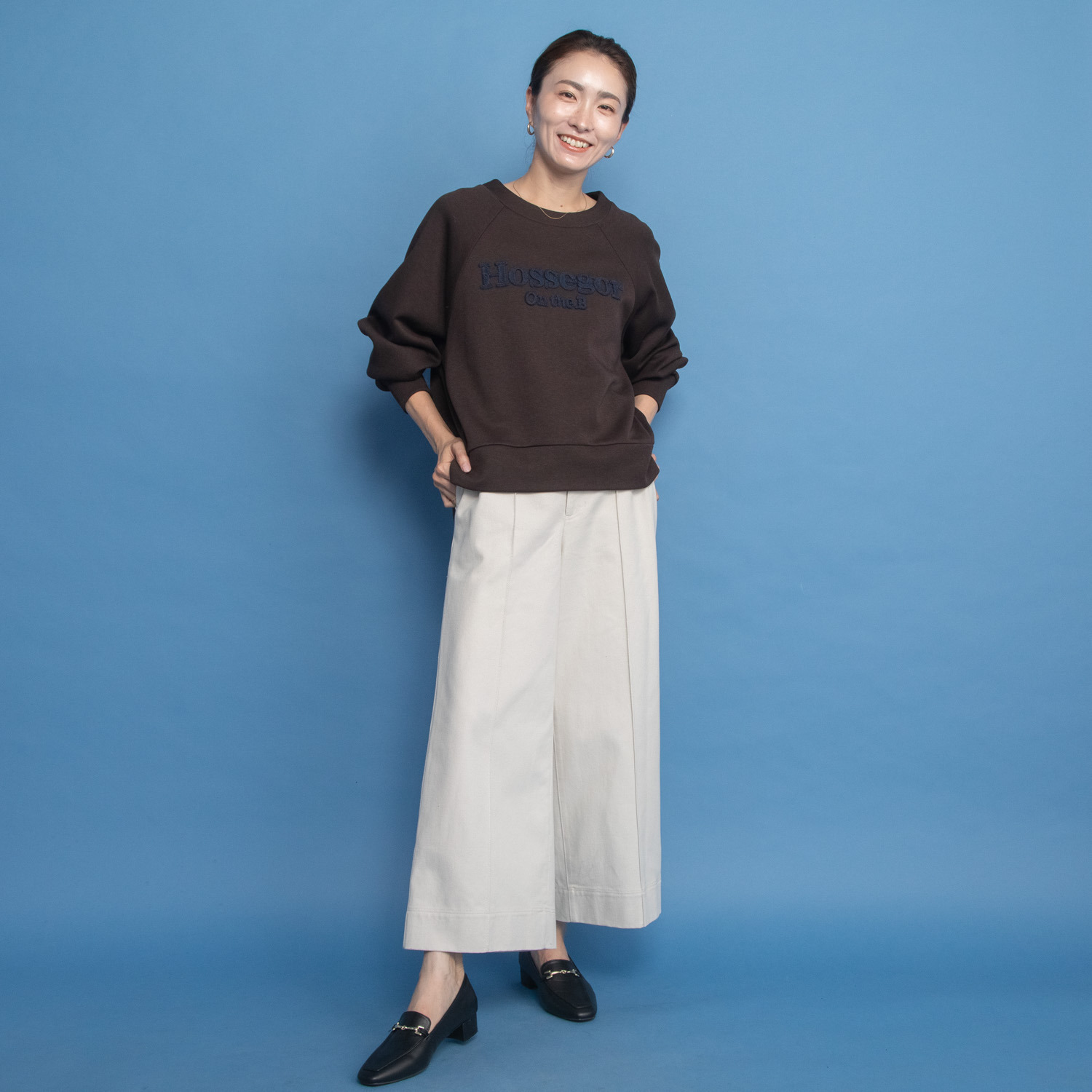 オンザビーバイサマーミー 上品に装う ループステッチ刺しゅう デザインプルオーバー