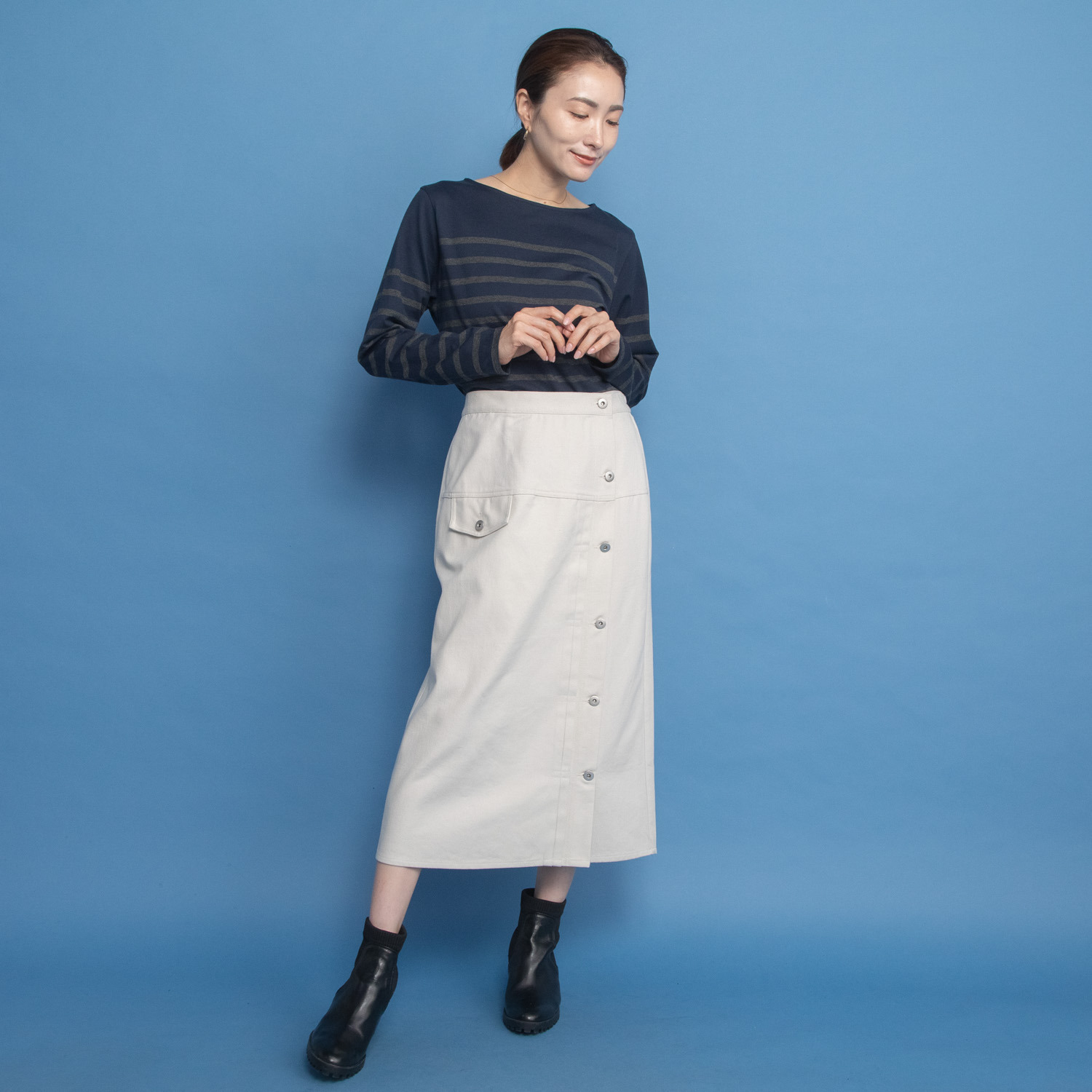 オンザビーバイサマーミー カジュアルをシックに装う Ｉライン デザインロングスカート