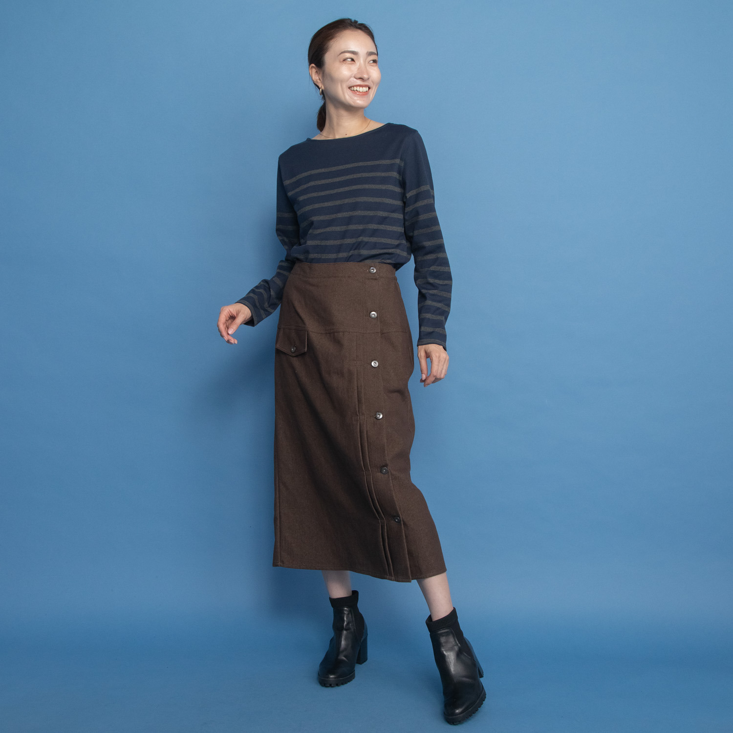 オンザビーバイサマーミー カジュアルをシックに装う Ｉライン デザインロングスカート