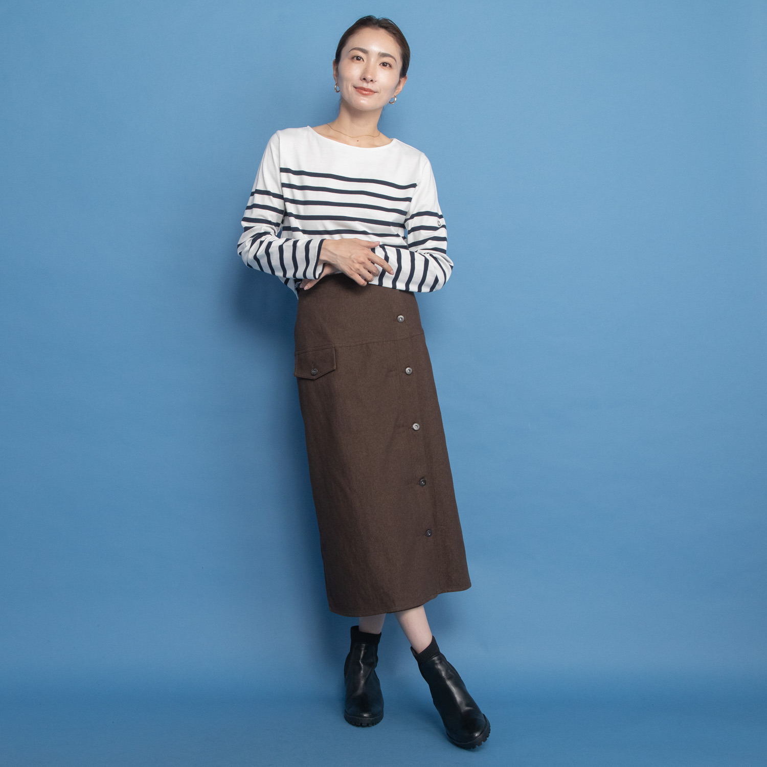 オンザビーバイサマーミー カジュアルをシックに装う Ｉライン デザインロングスカート